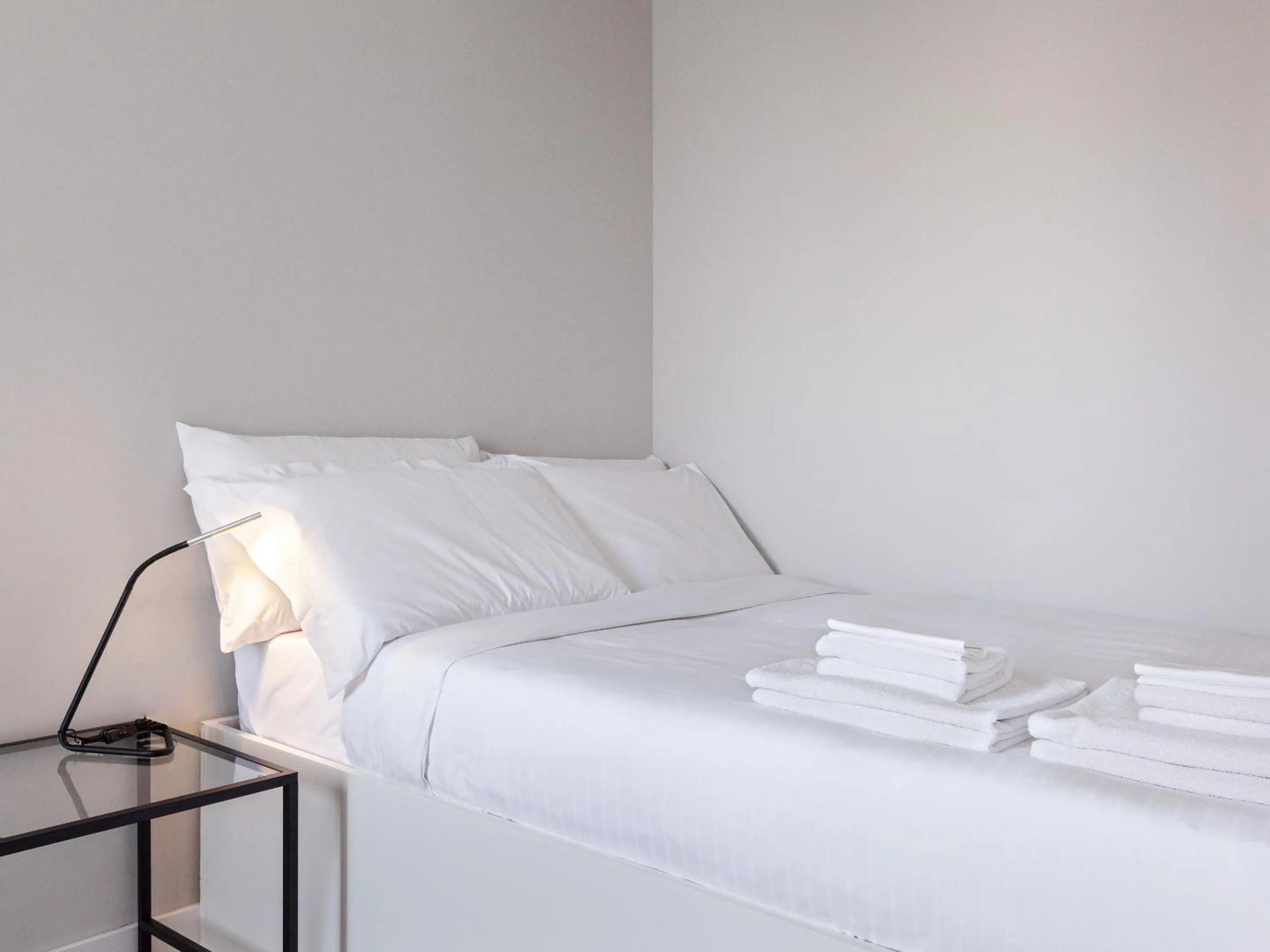 Bedroom, Bed in easyhomes-City Centre Suites