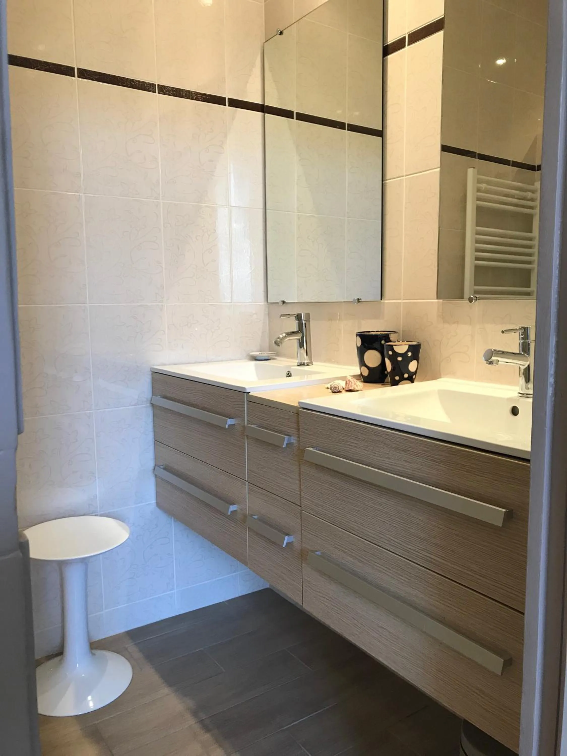 Bathroom in Couleurs De Camargue