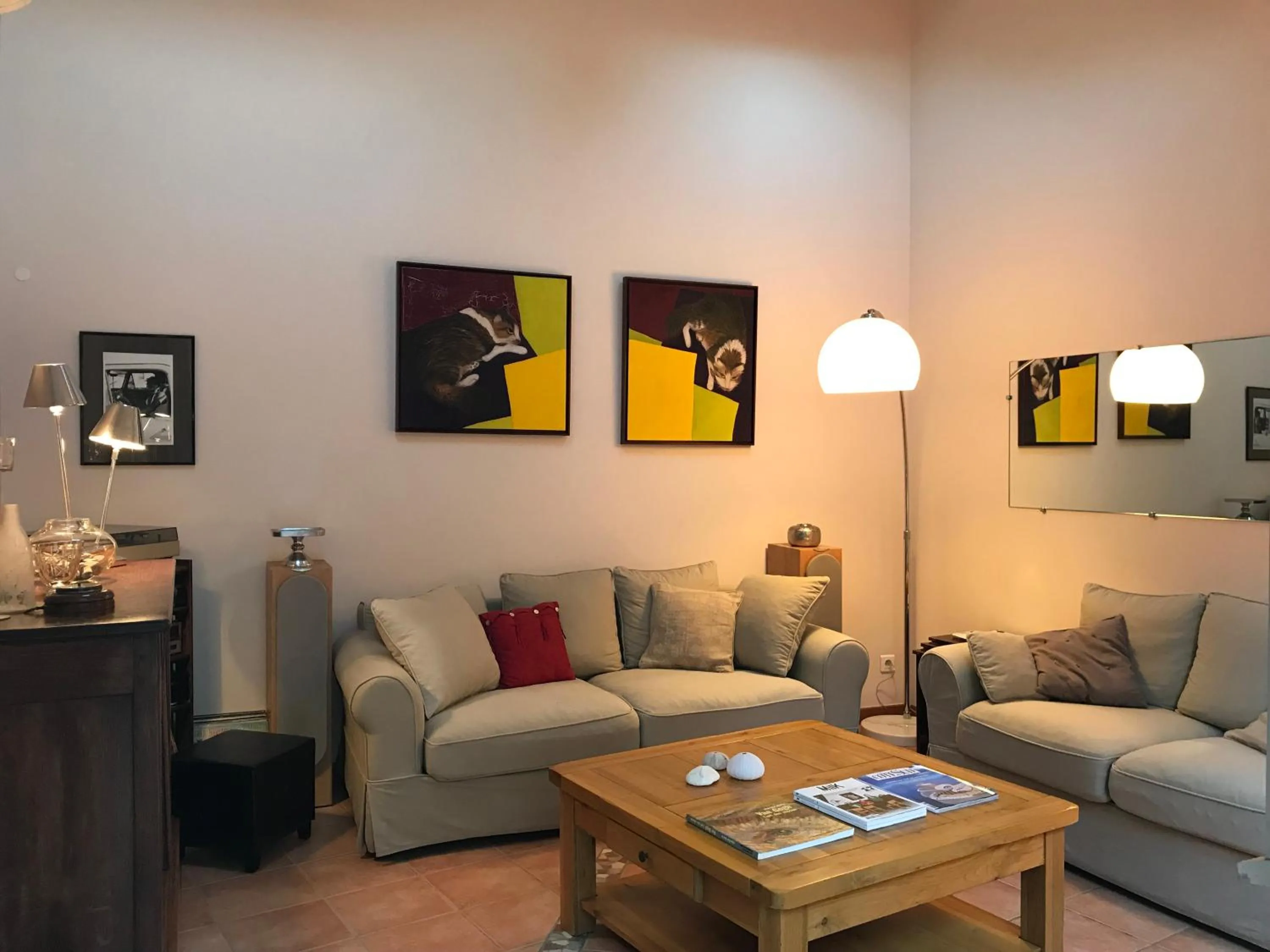 Communal lounge/ TV room in Couleurs De Camargue