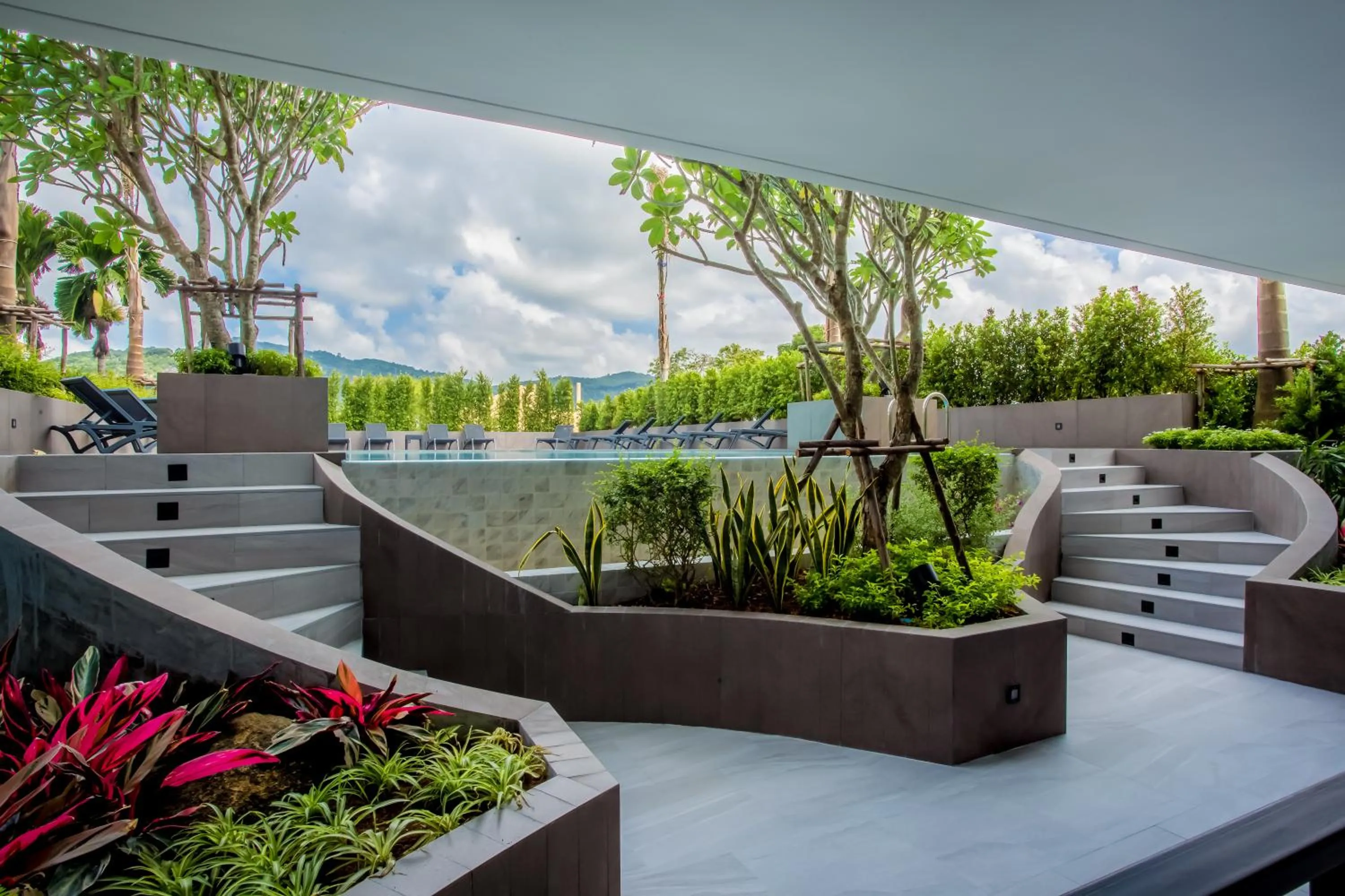 Pool view in NOON Village - Tower 2&3