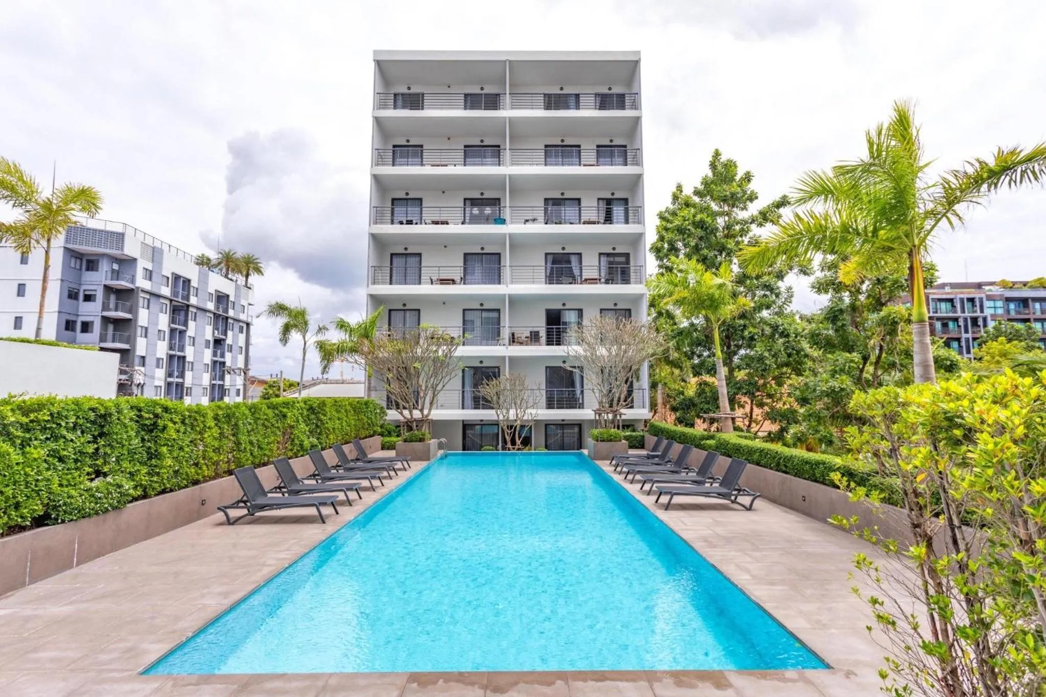 Swimming pool in NOON Village - Tower 2&3