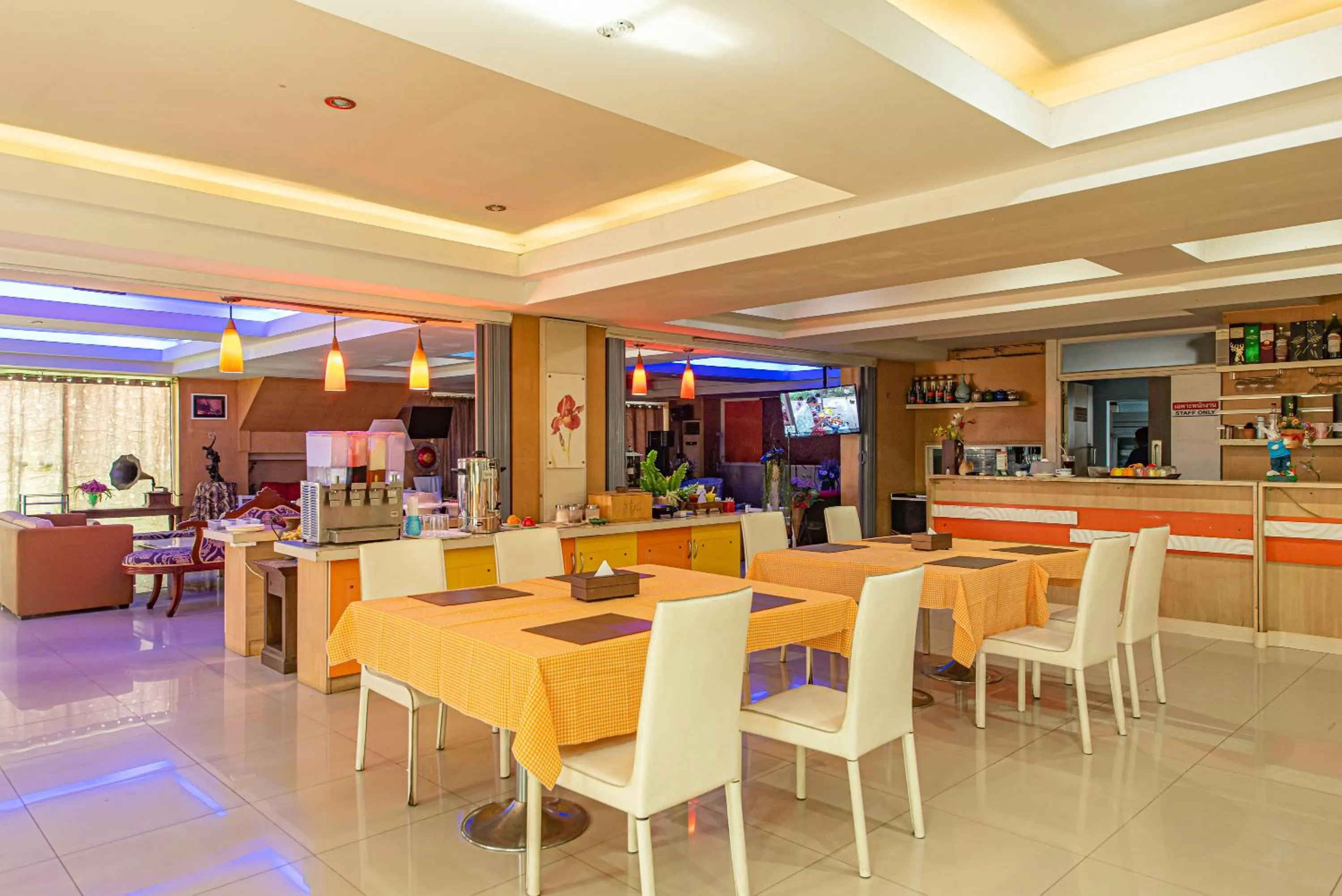 Restaurant/places to eat in The Wing Design Hotel