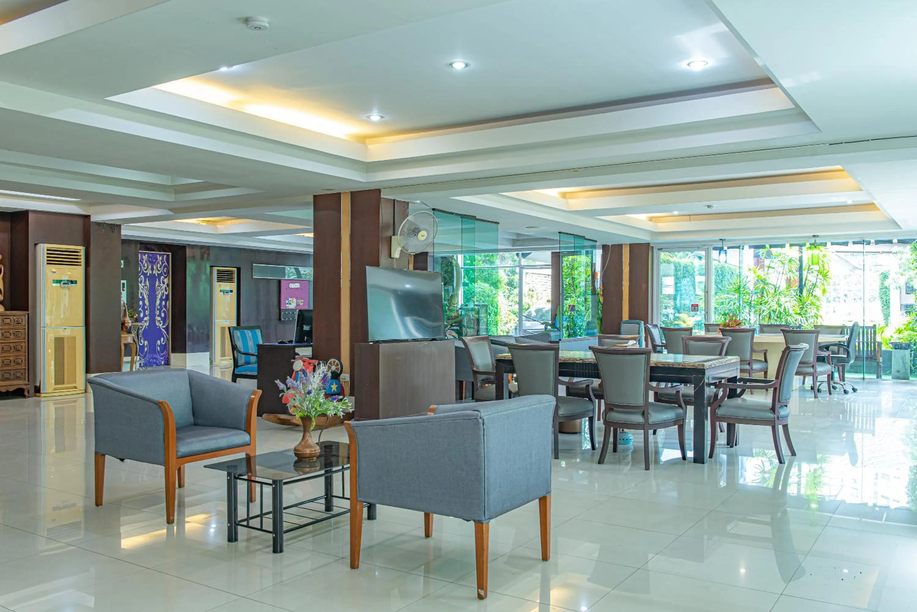 Restaurant/places to eat in The Wing Design Hotel