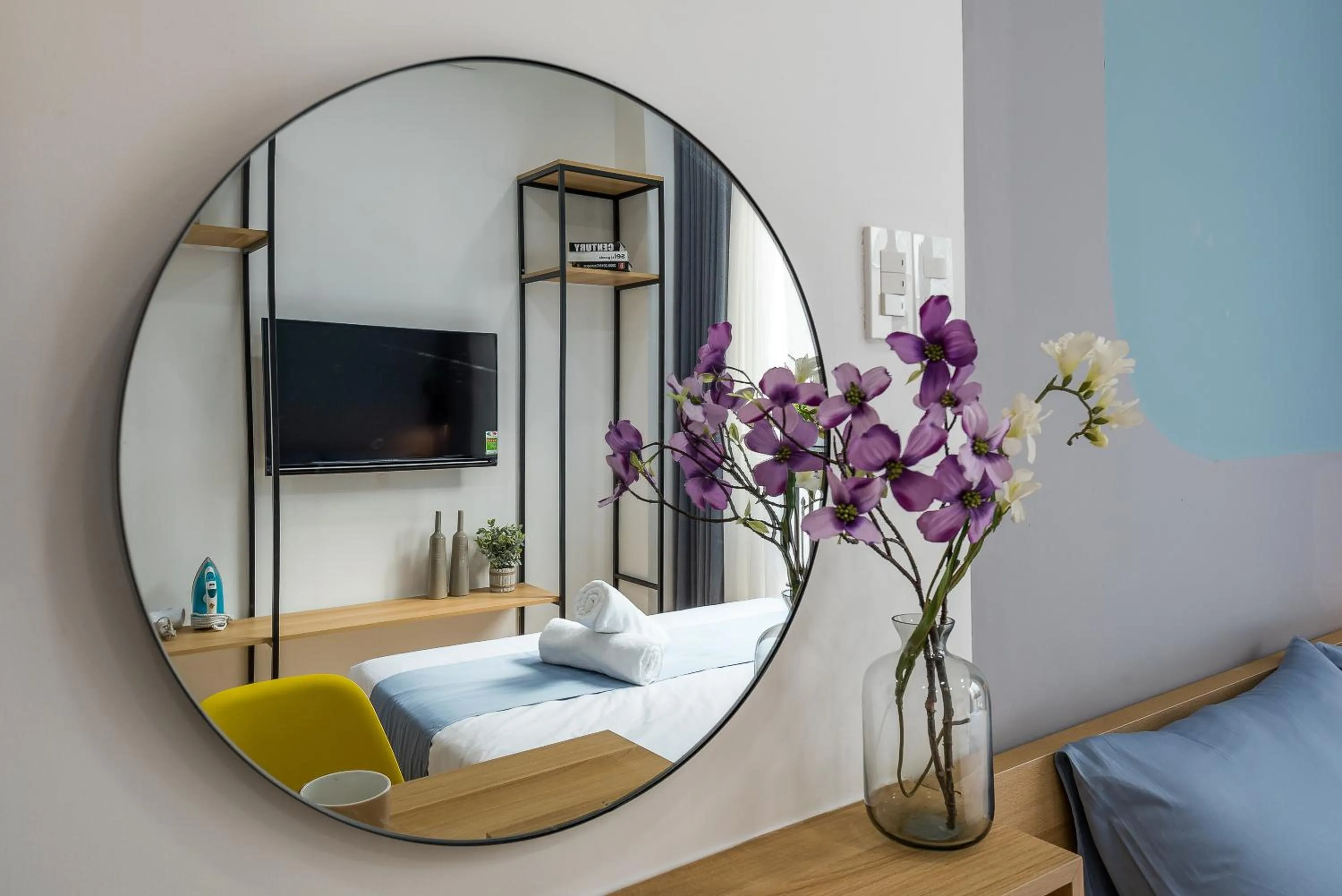 TV and multimedia in Cozrum Homes Ambera House