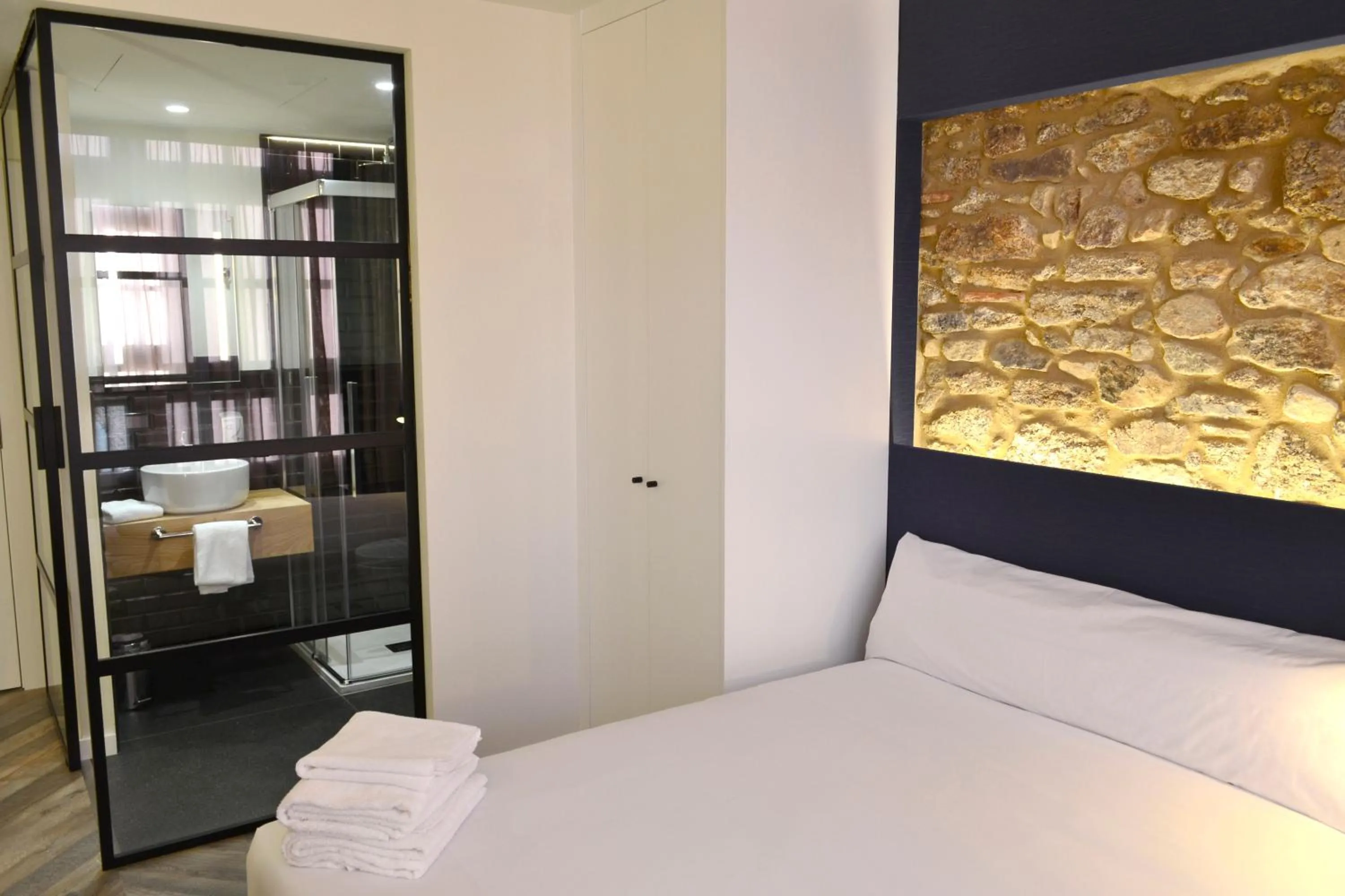 Bed in Hotel Alda Galería Coruña