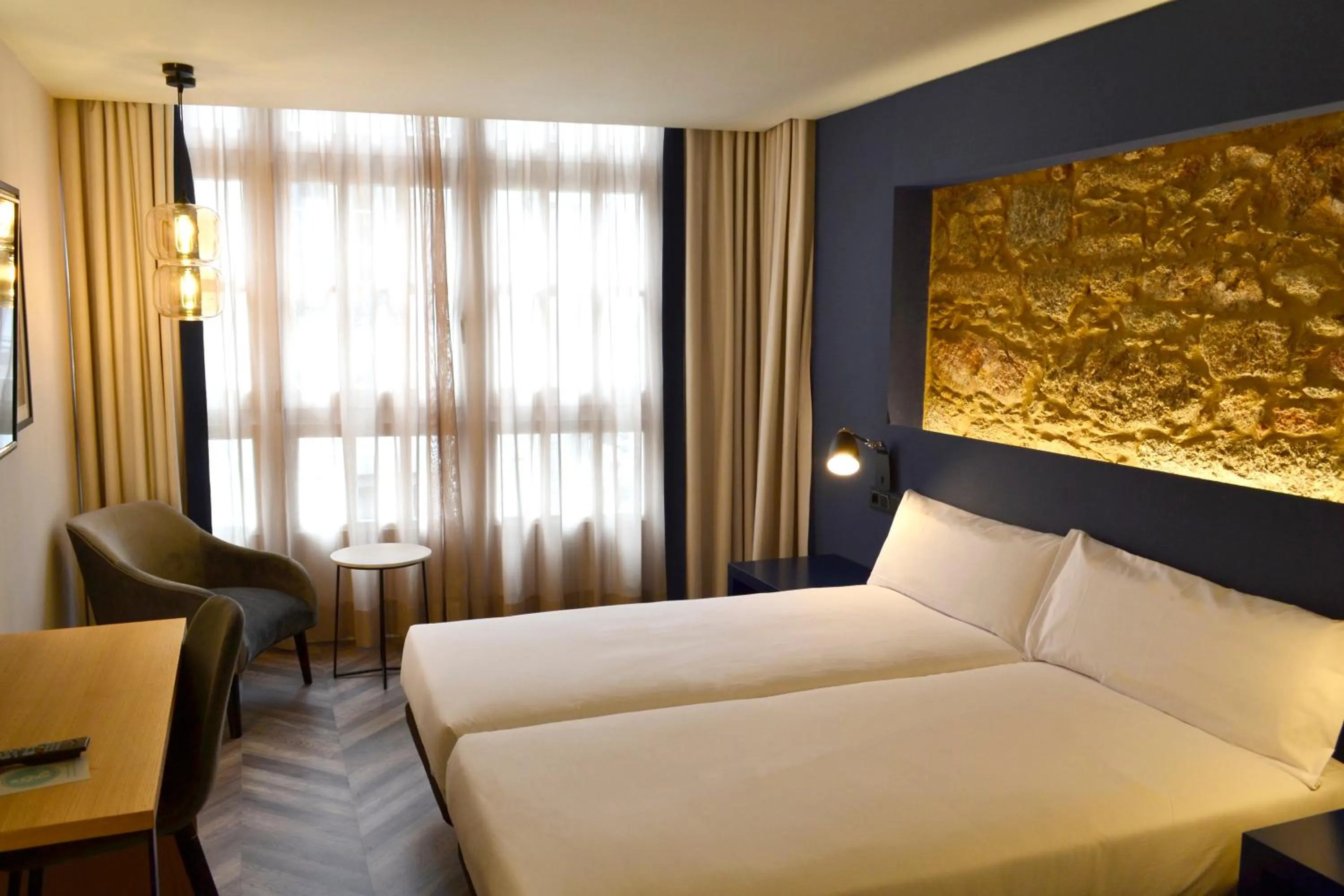 Bed in Hotel Alda Galería Coruña