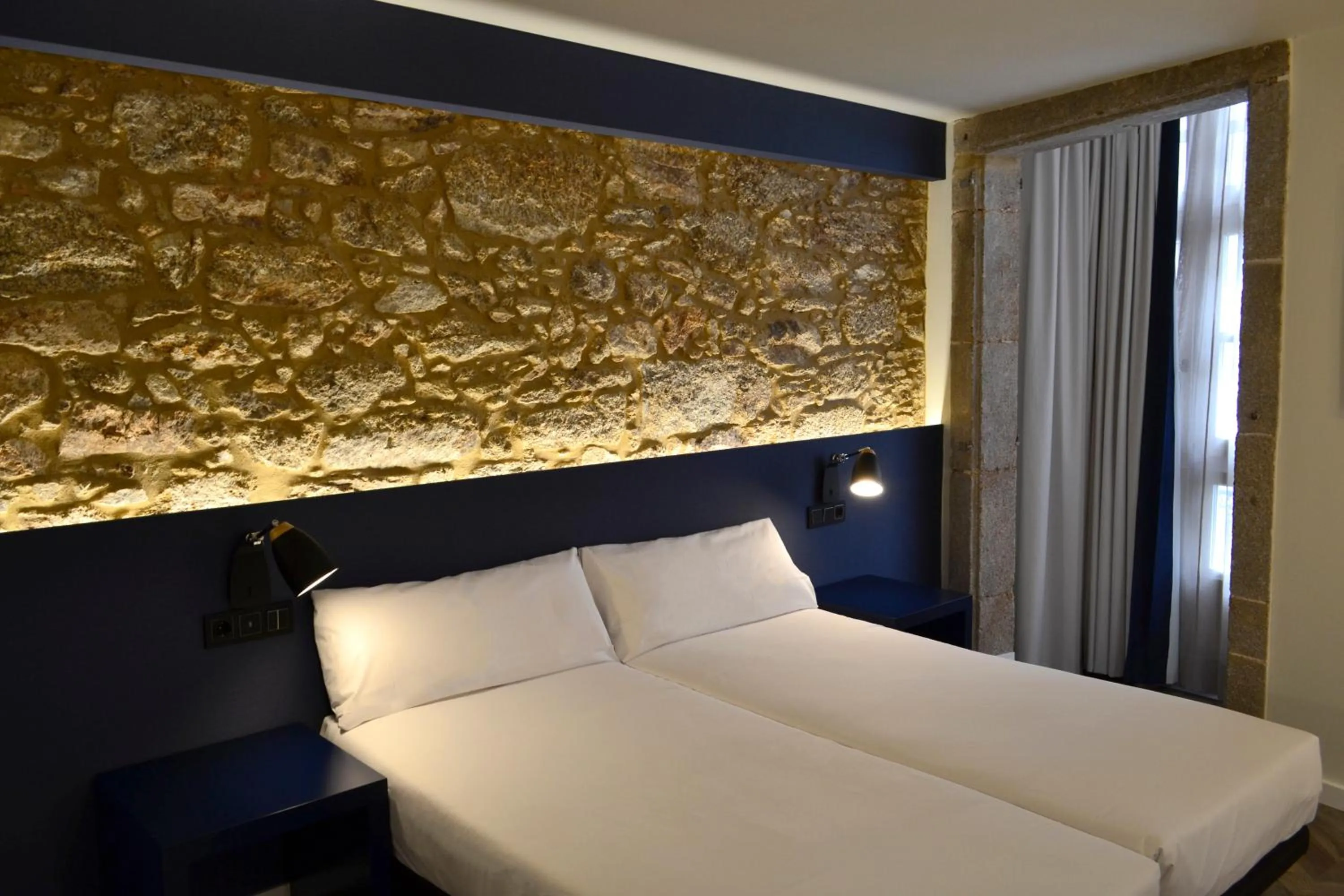 Bed in Hotel Alda Galería Coruña