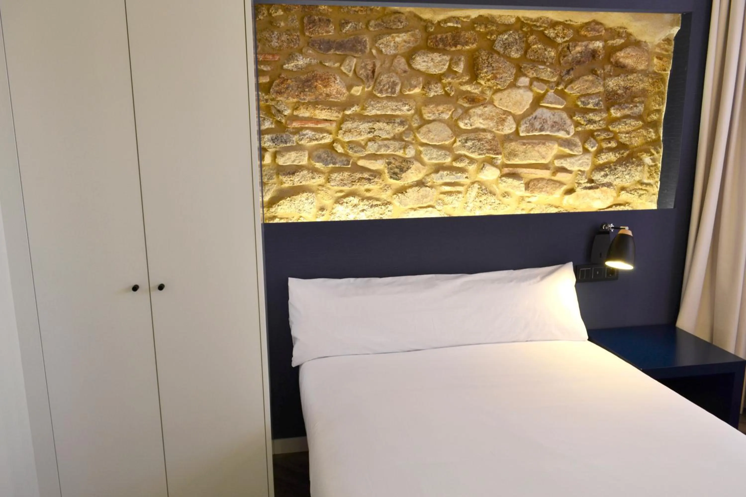 Bed in Hotel Alda Galería Coruña