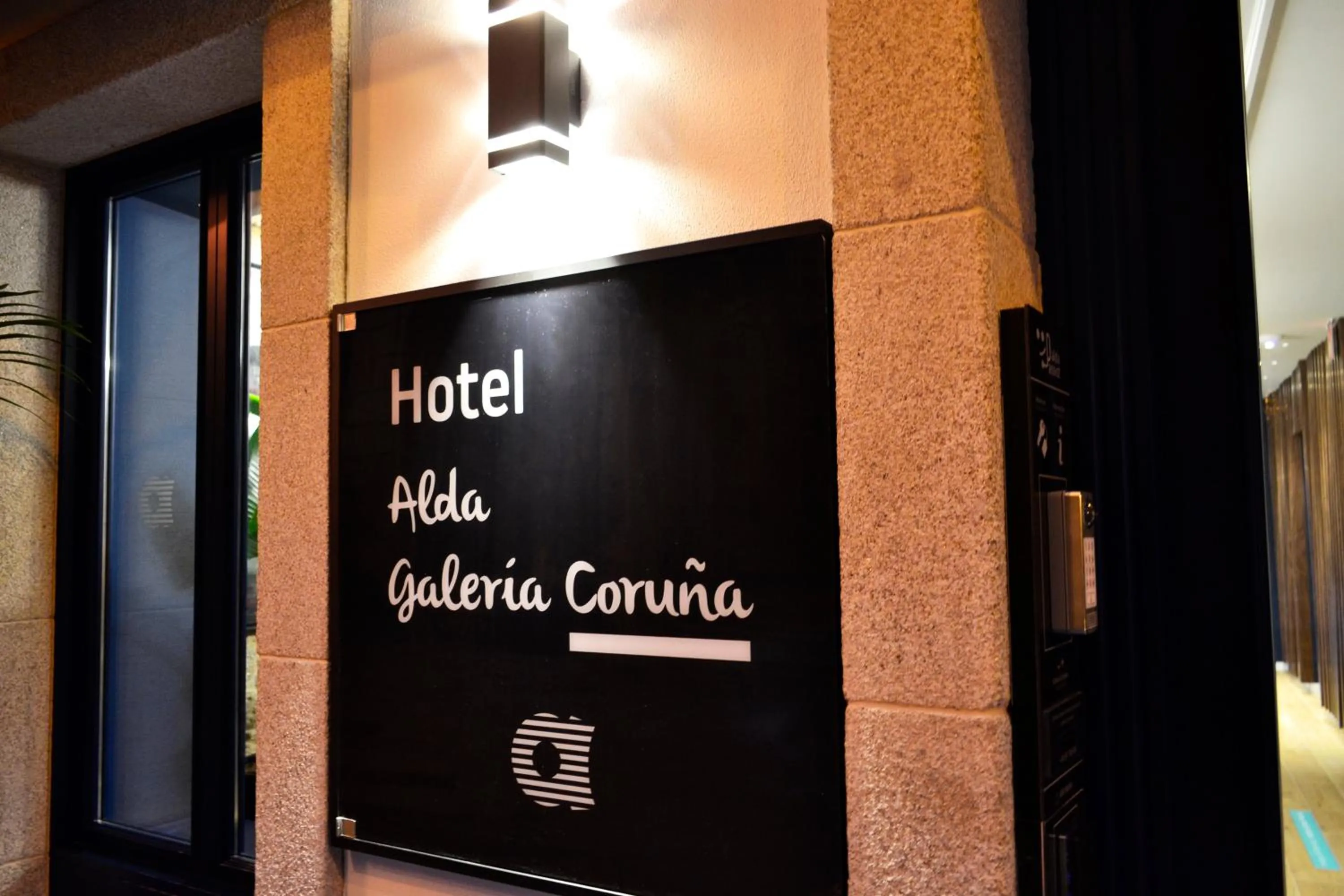 Property building in Hotel Alda Galería Coruña
