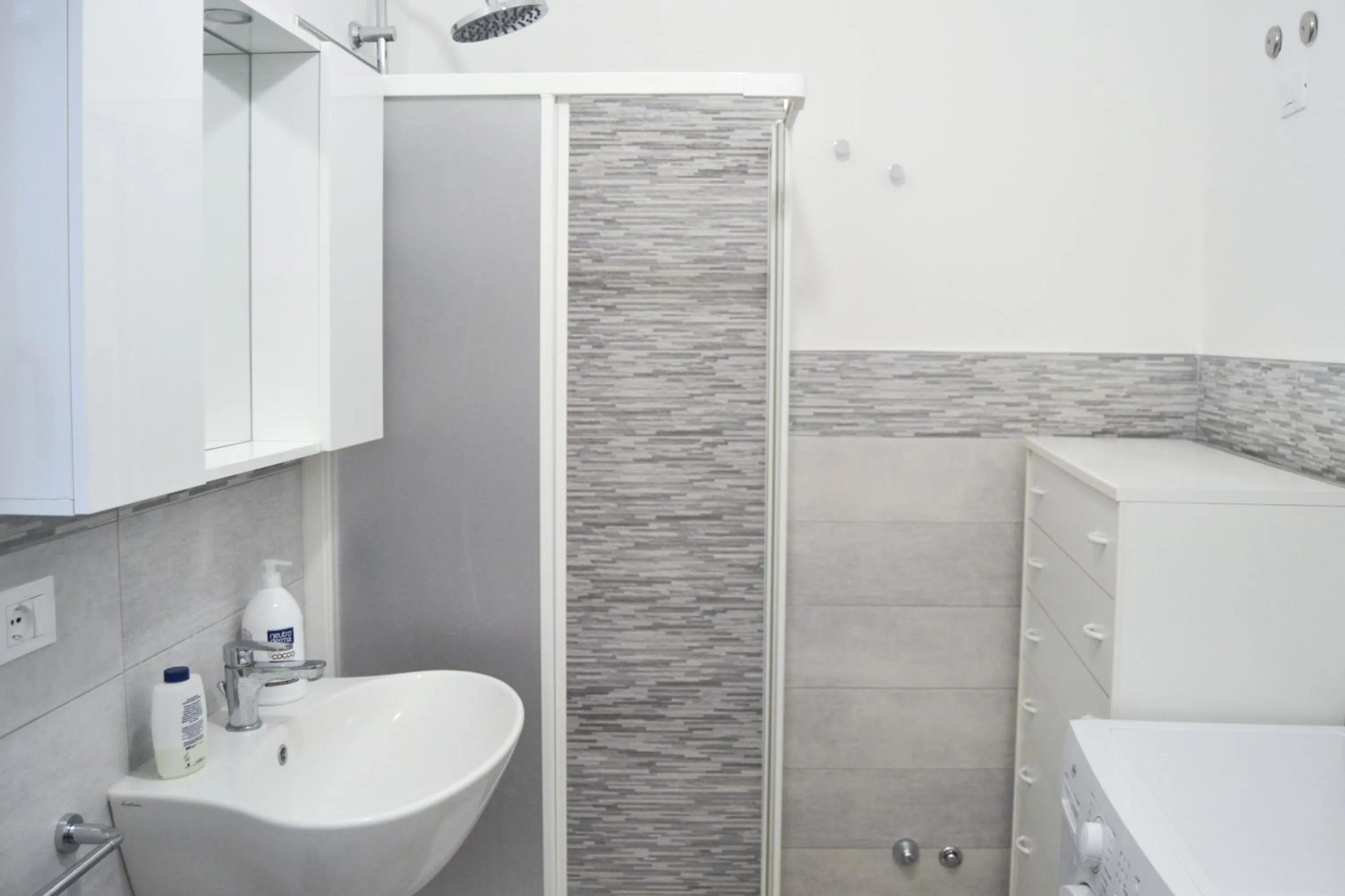 Shower in Quattroquarti Stradivari Home