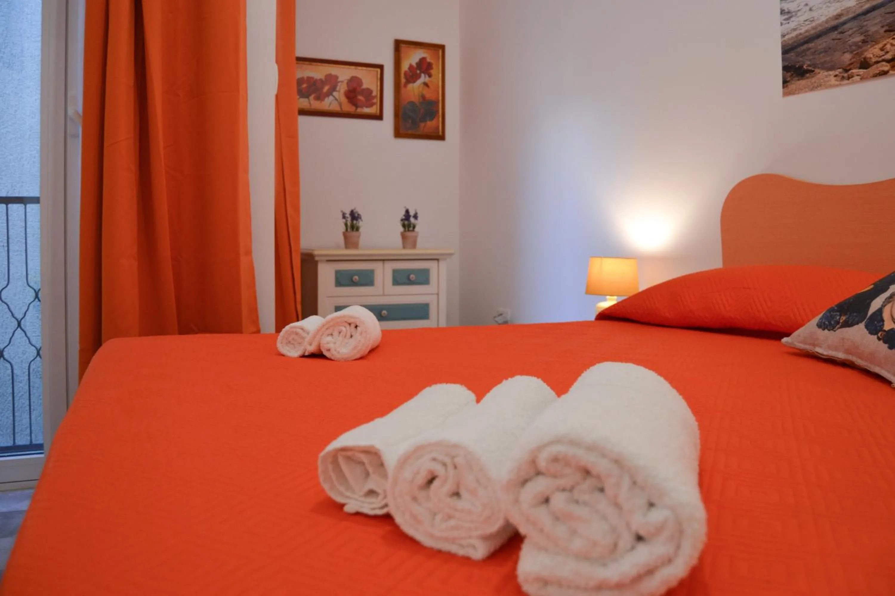 Photo of the whole room, Bed in Quattroquarti Stradivari Home