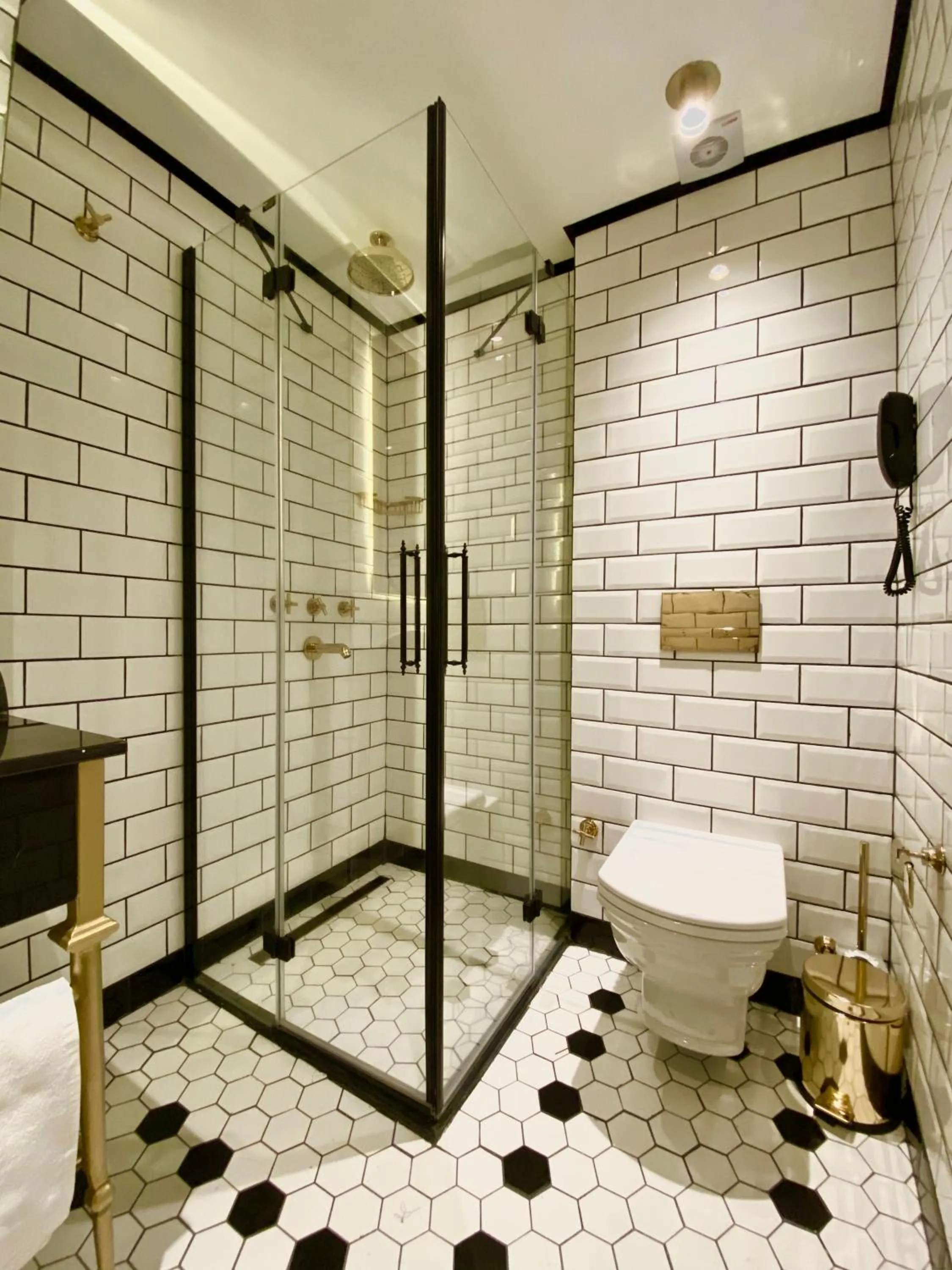 Shower in A11 HOTEL Exclusive