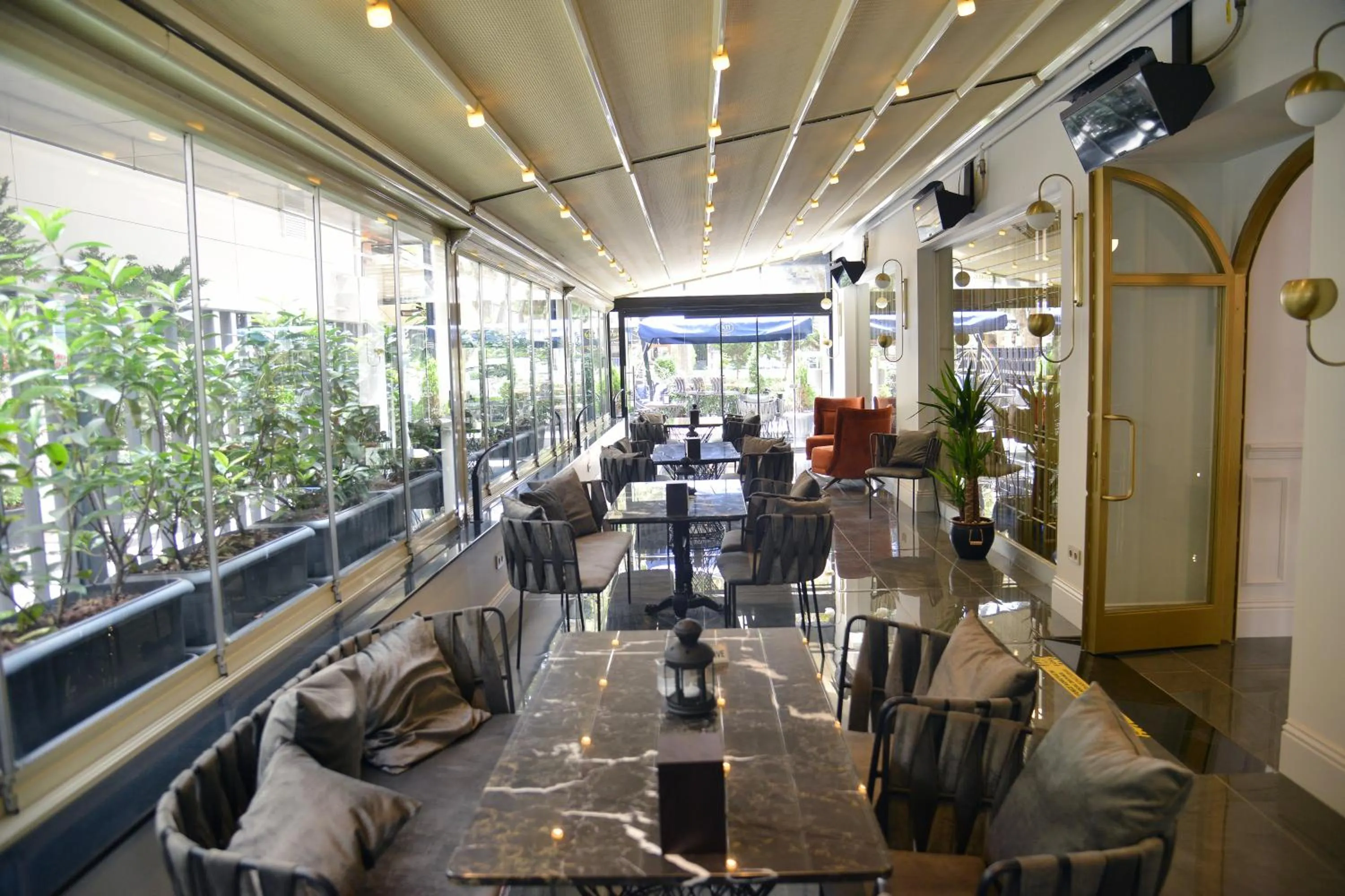 Restaurant/places to eat in A11 HOTEL Exclusive