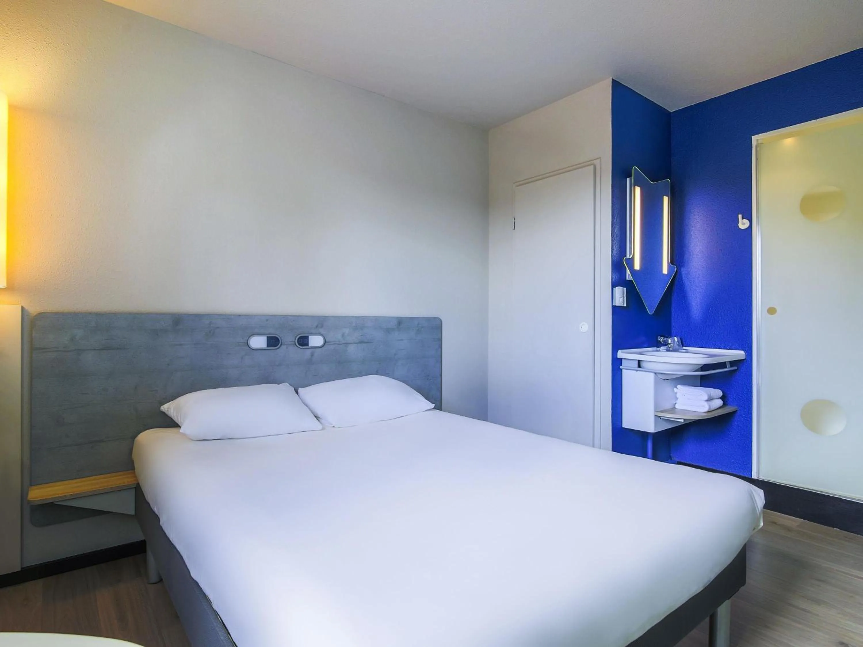 Bedroom, Bed in Ibis Budget Albi Centre