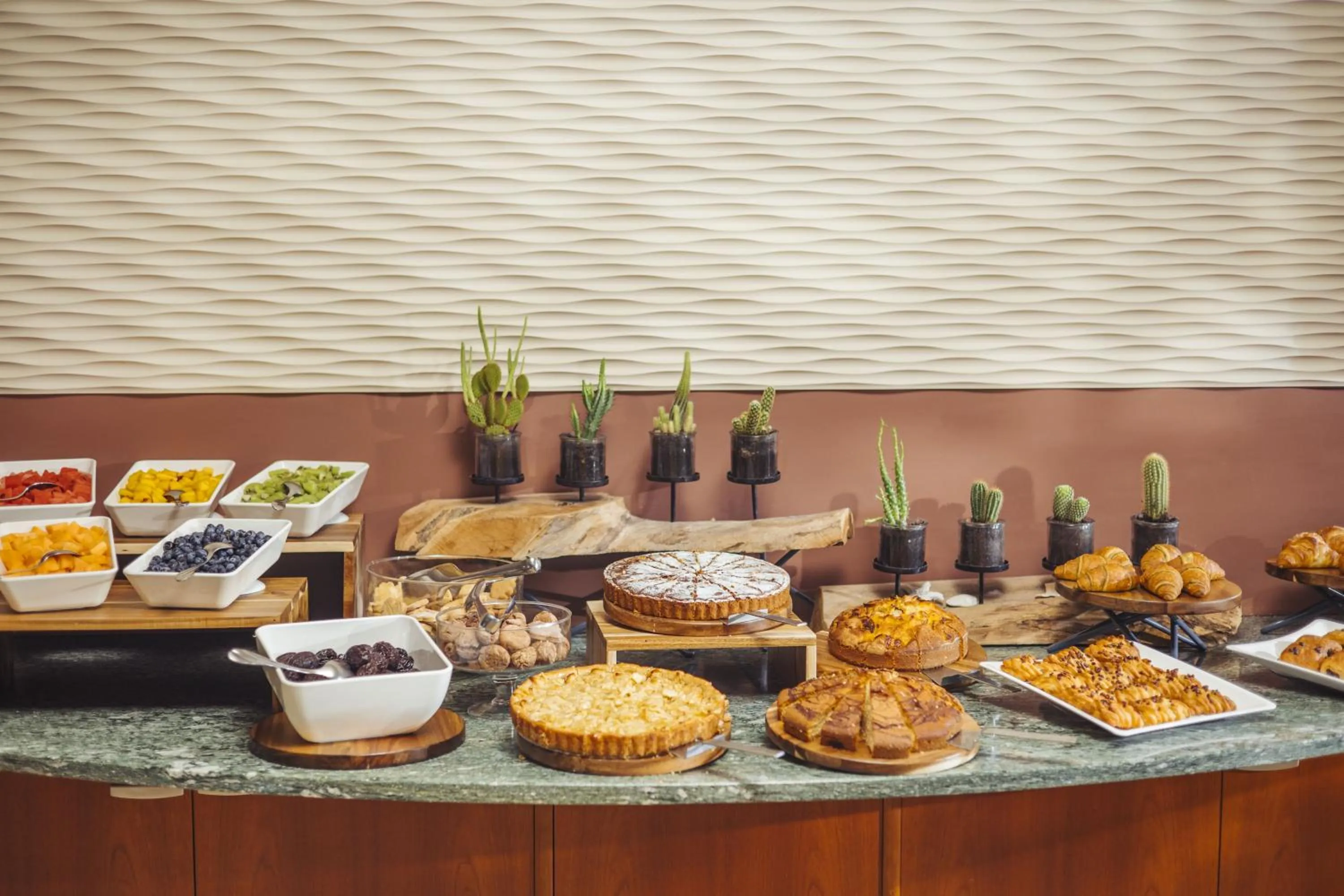 Restaurant/places to eat in Hotel Careni Villa Italia