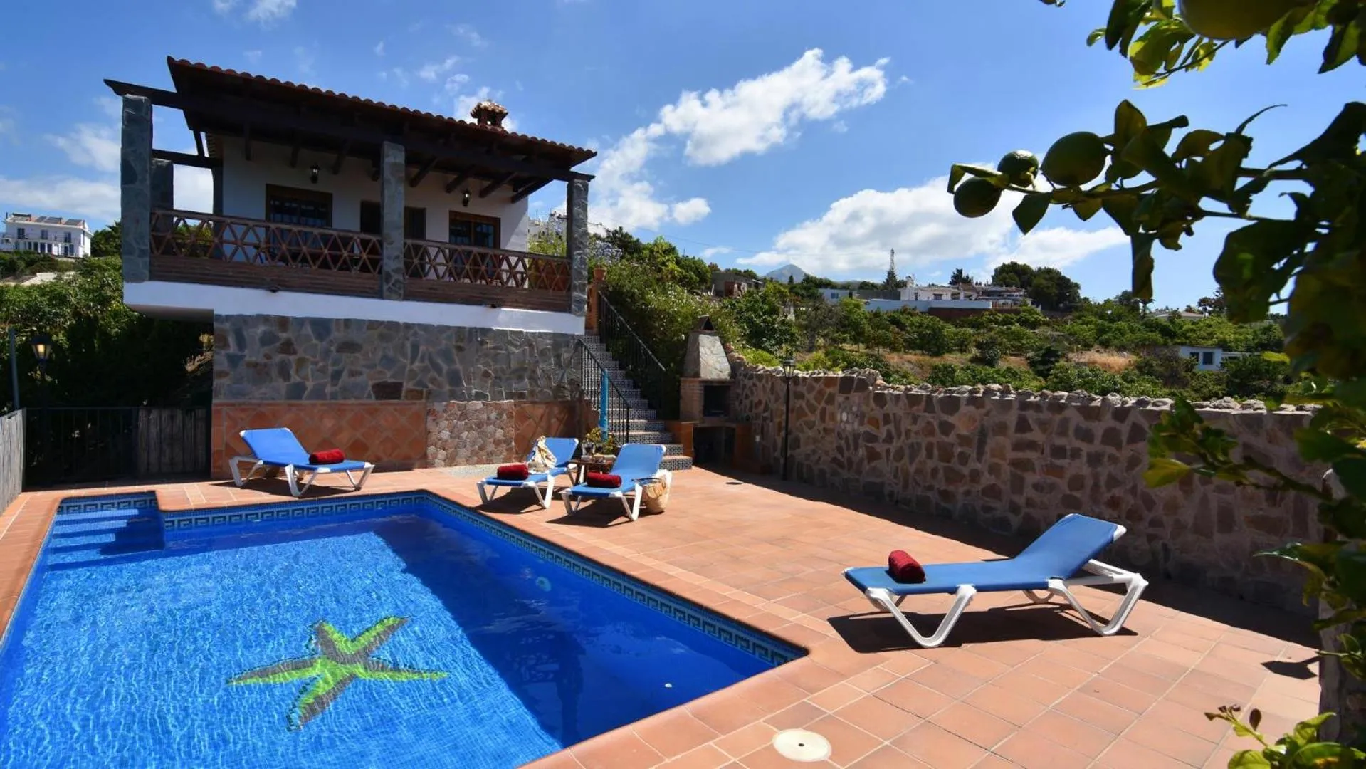 Property building in Villa Vistamar - private pool