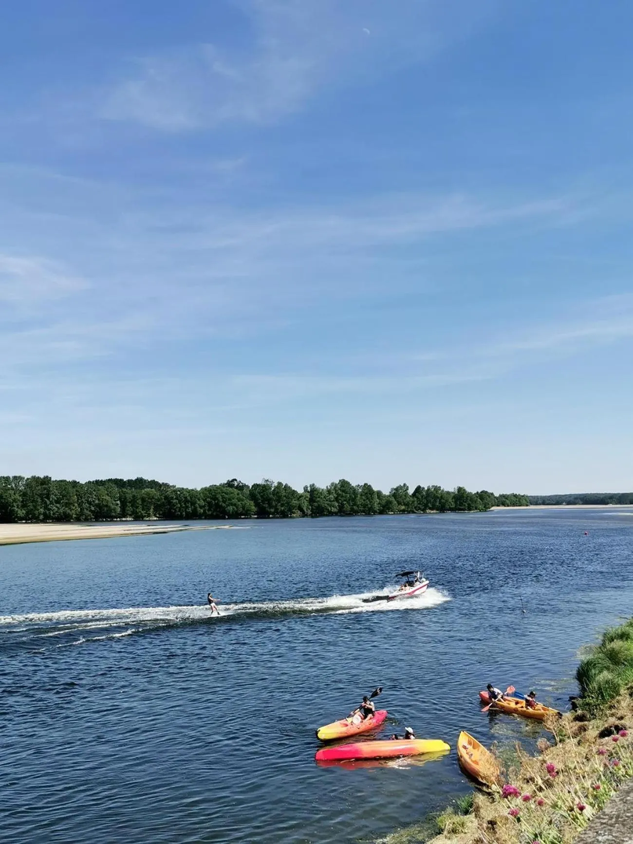 Nearby landmark in Quatre Chats sous un Pin