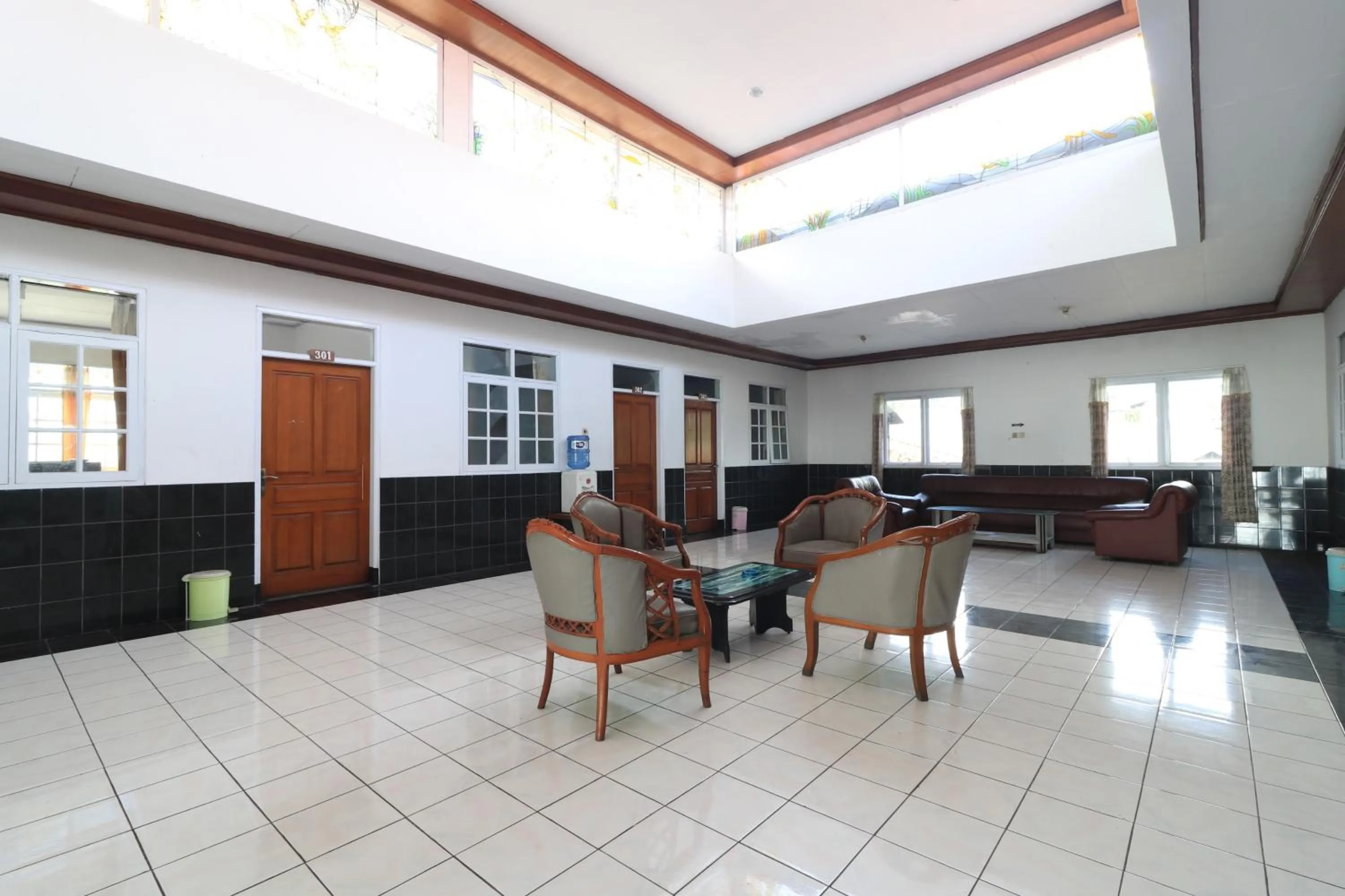 Seating area in Abang Hotel Ciwidey