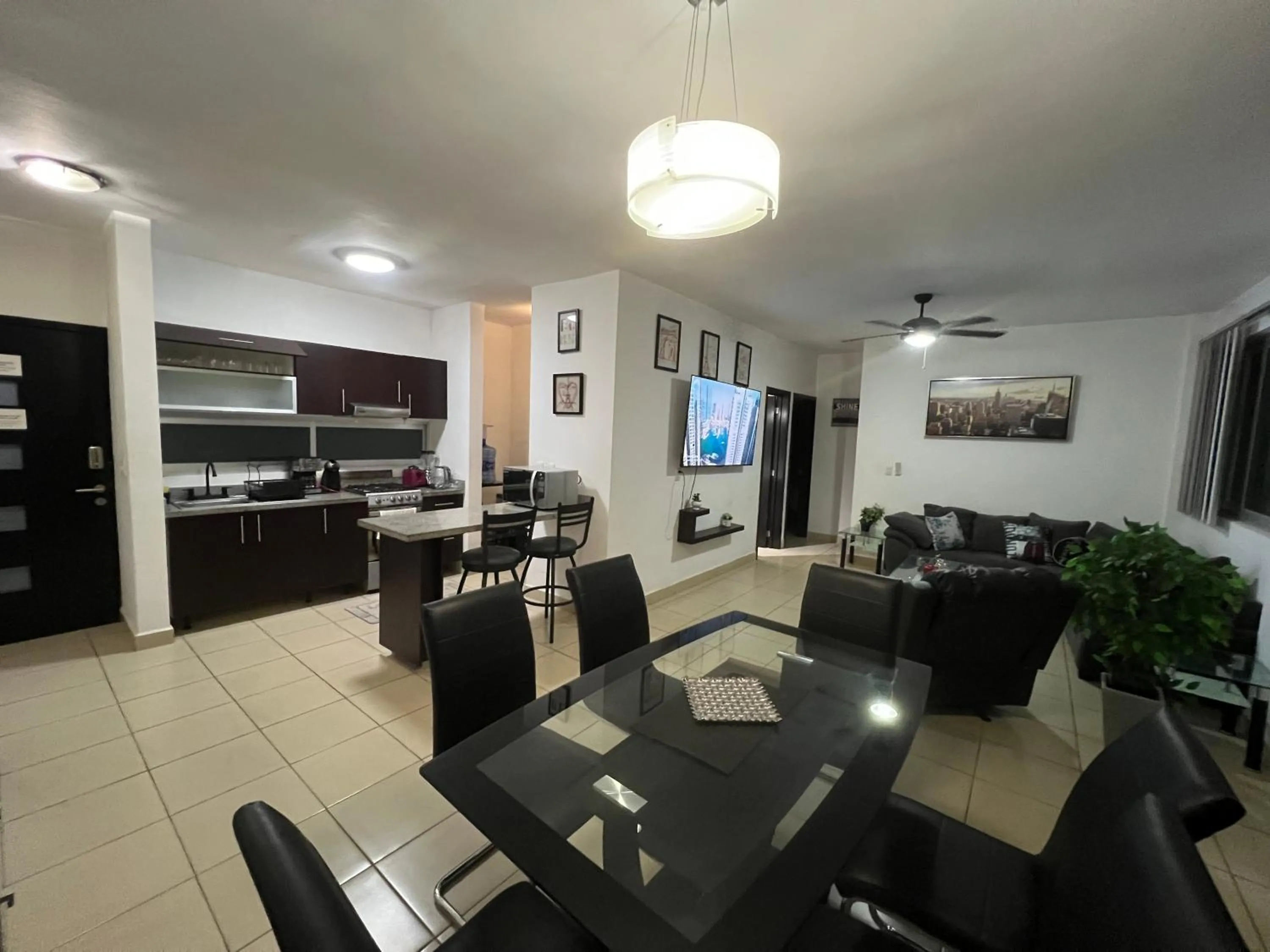 Dining area in PLAYA SUITES apartment