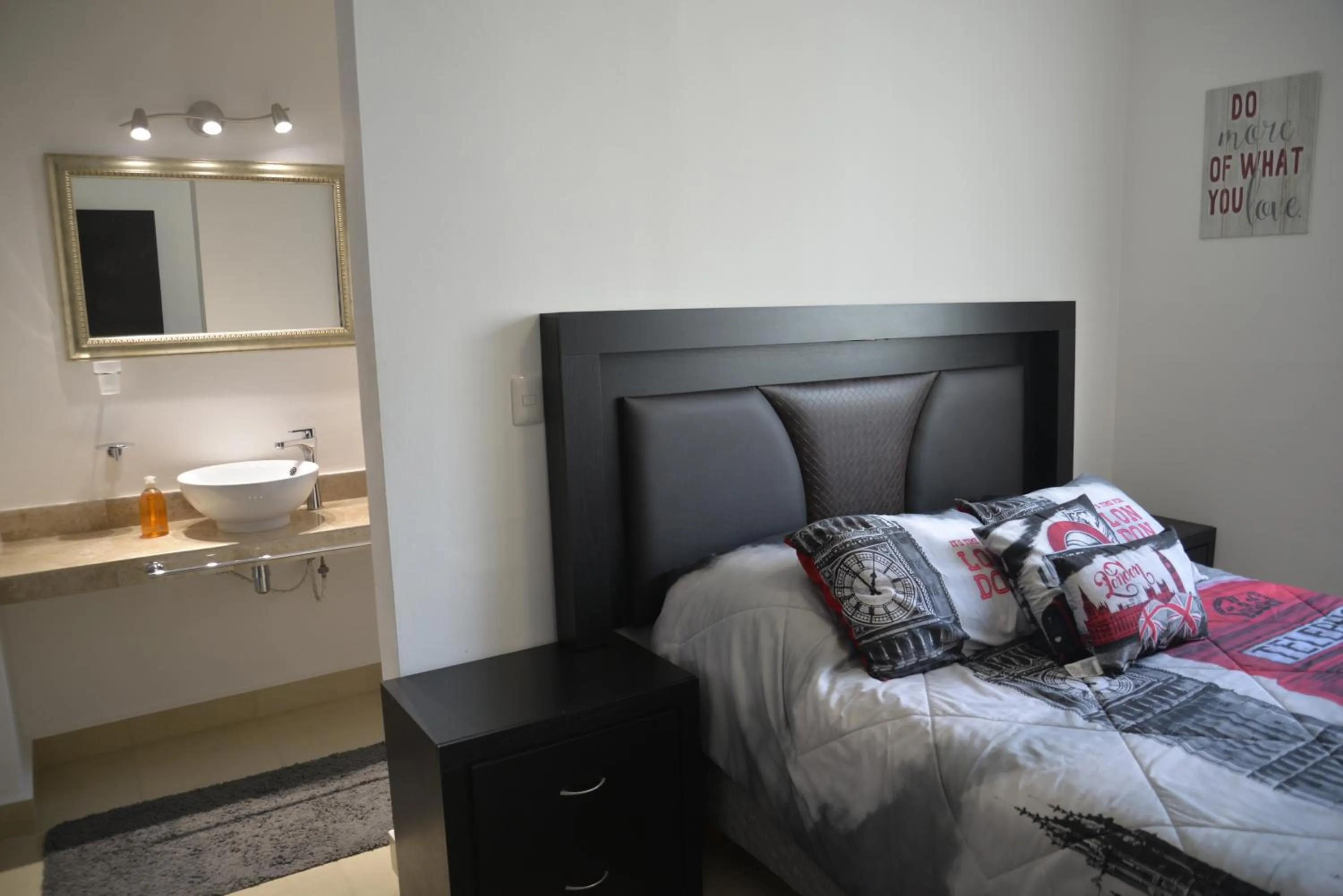 Bedroom, Bed in PLAYA SUITES apartment