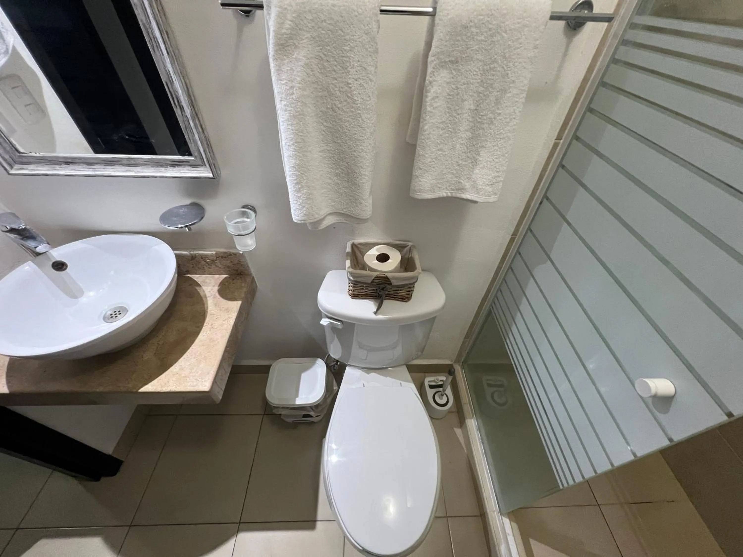 Bathroom in PLAYA SUITES apartment