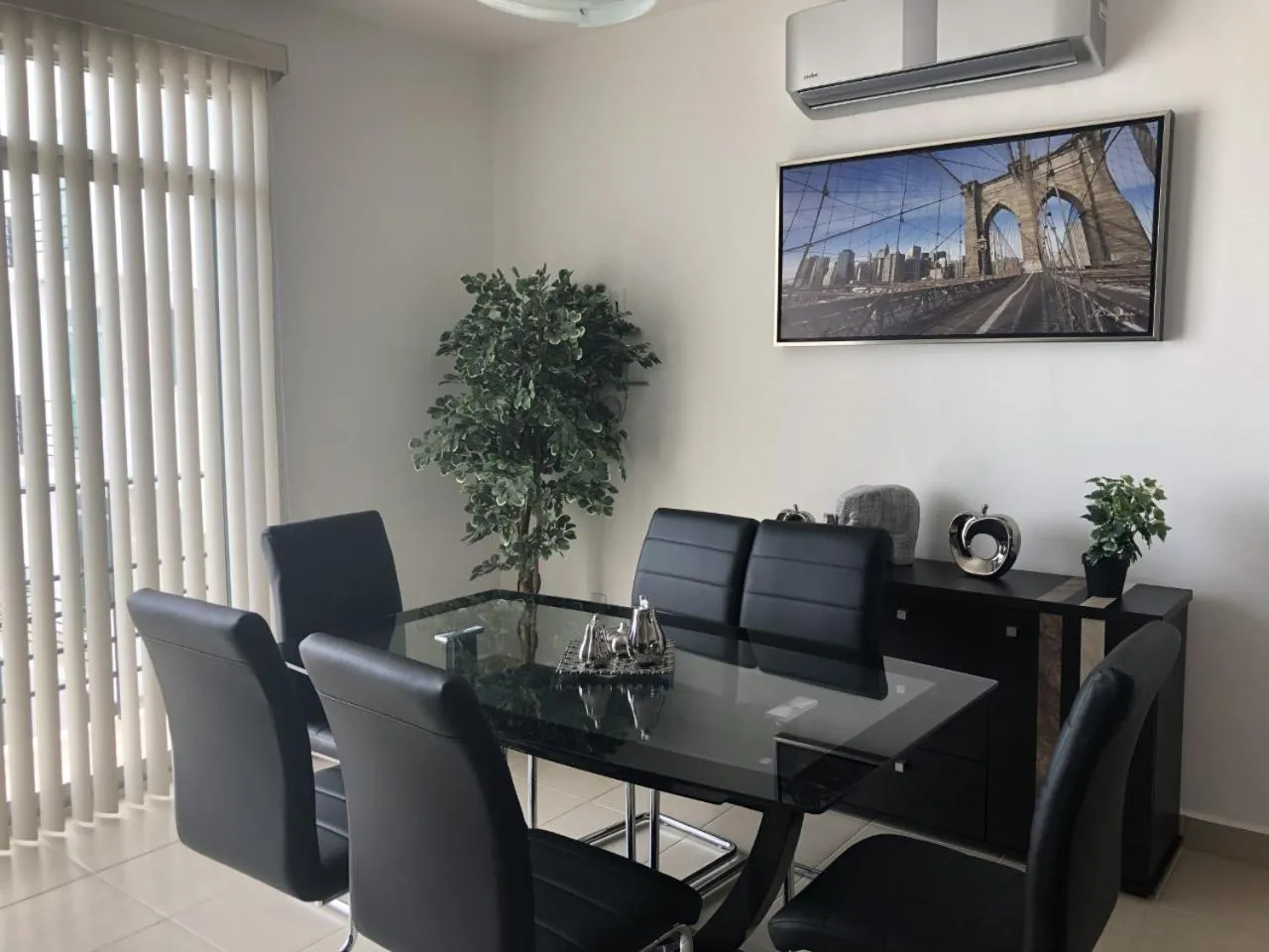 Dining area in PLAYA SUITES apartment