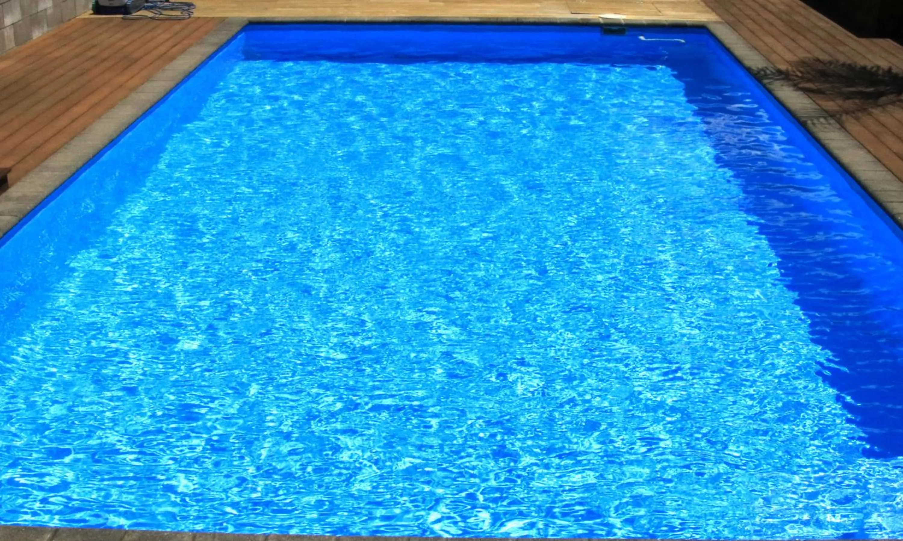 Swimming pool in The Birch Tree B&B