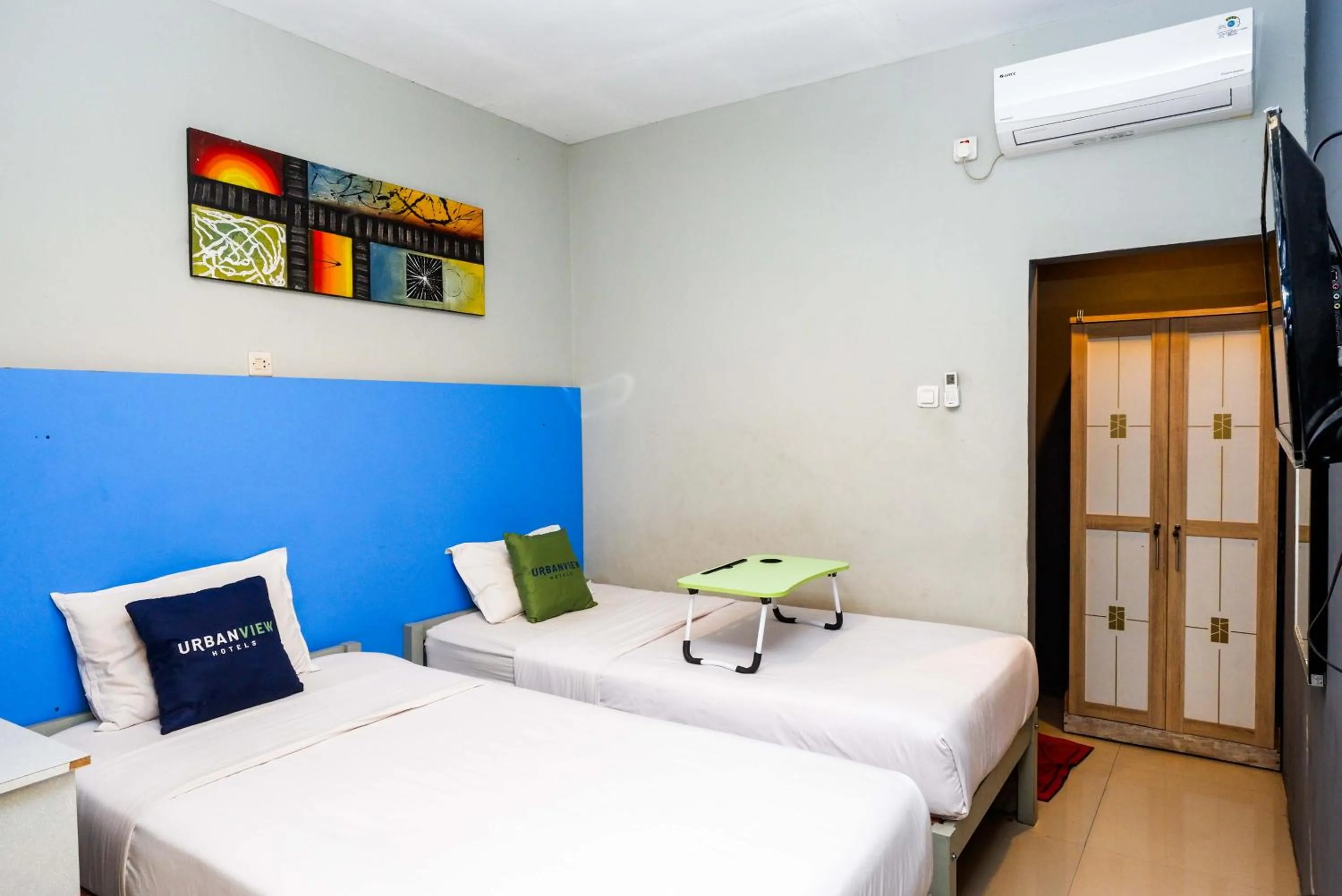 Bed in Urbanview Hotel Syariah Prambanan by RedDoorz