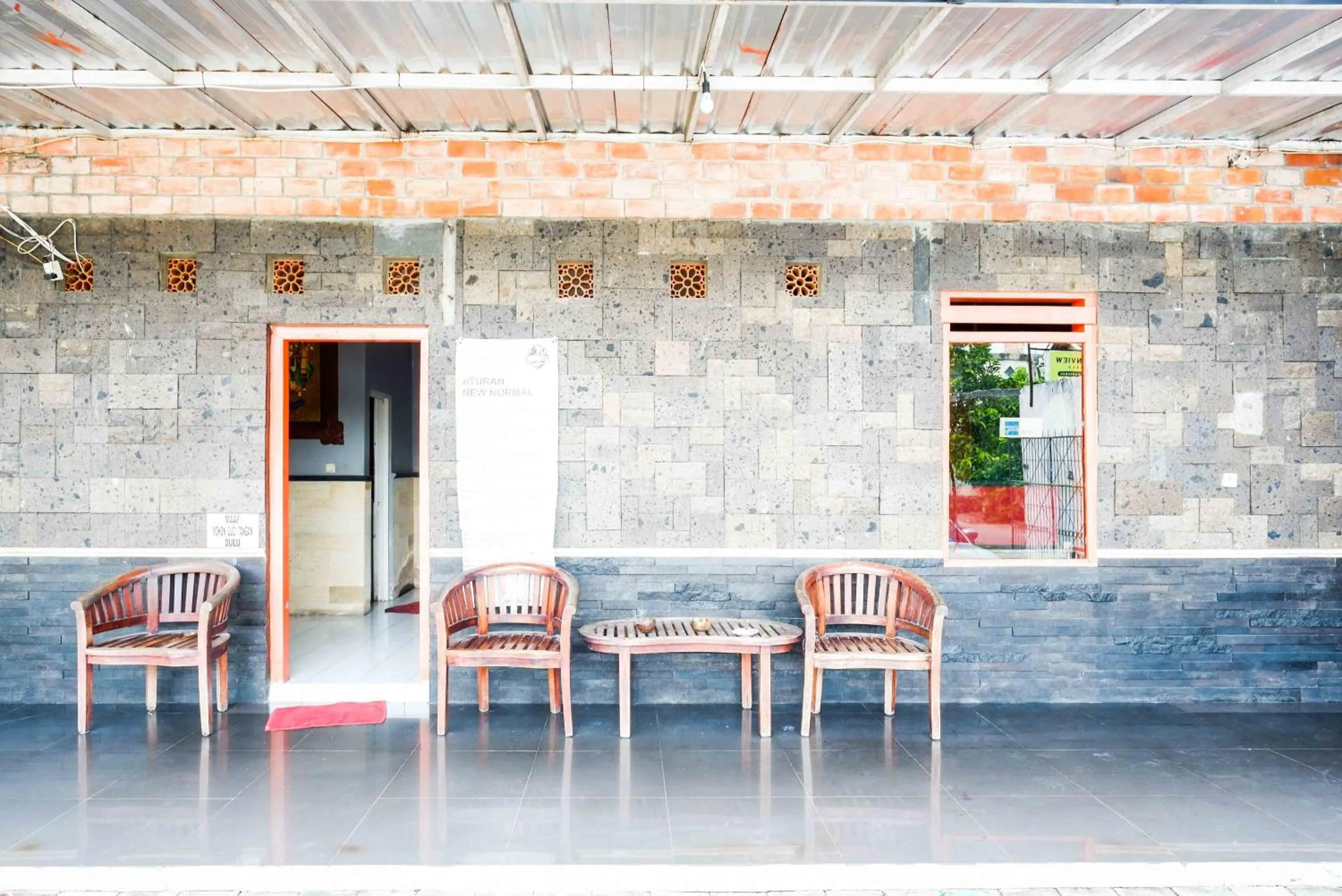 Facade/entrance in Urbanview Hotel Syariah Prambanan by RedDoorz