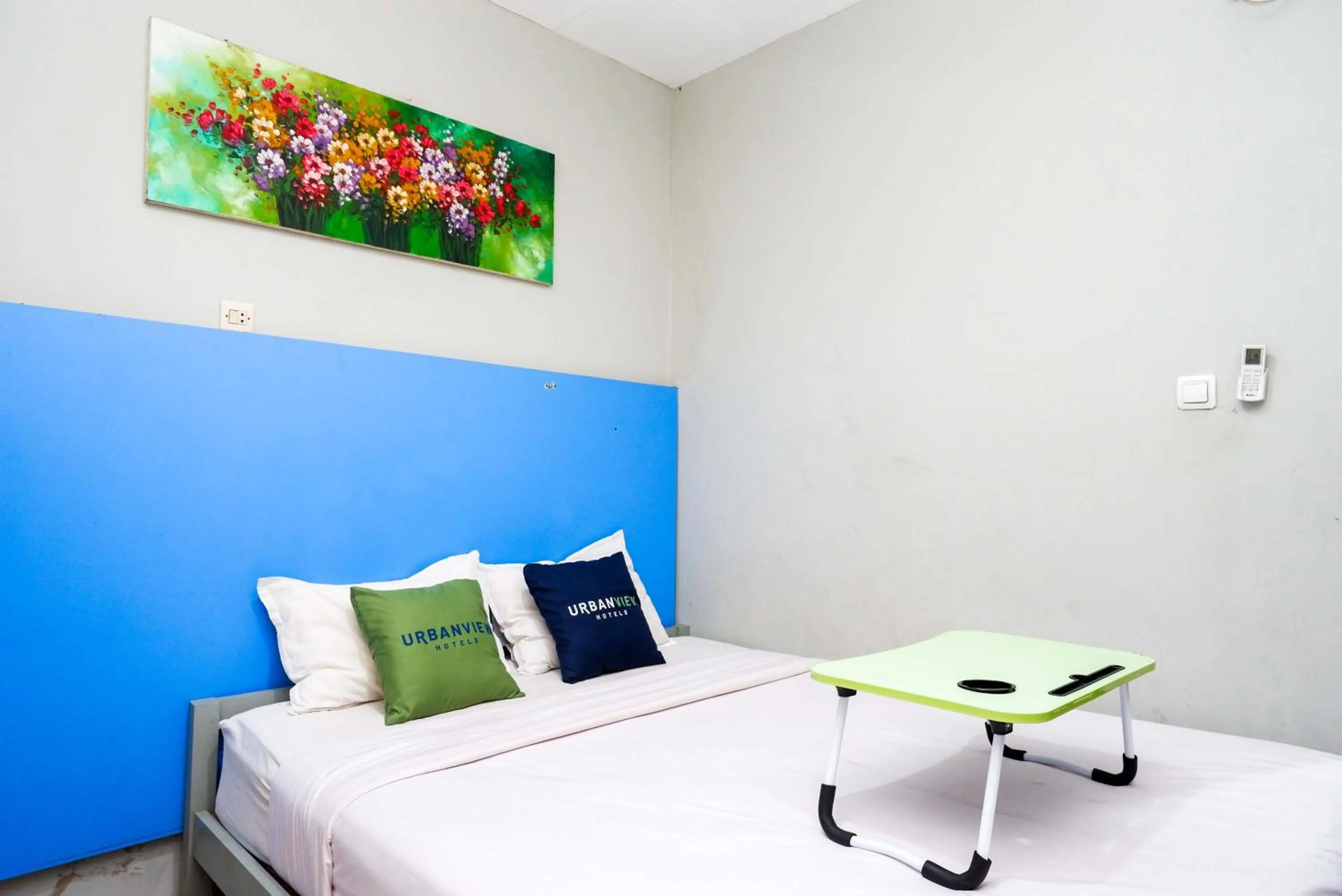 Bedroom, Bed in Urbanview Hotel Syariah Prambanan by RedDoorz