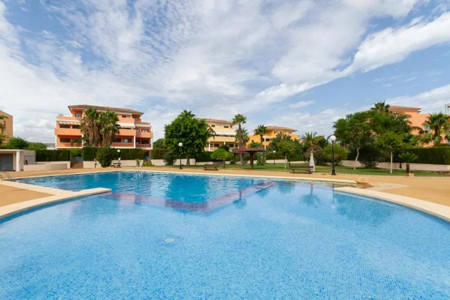 Lujoso Triplex Residencial Azahares by costablancarent