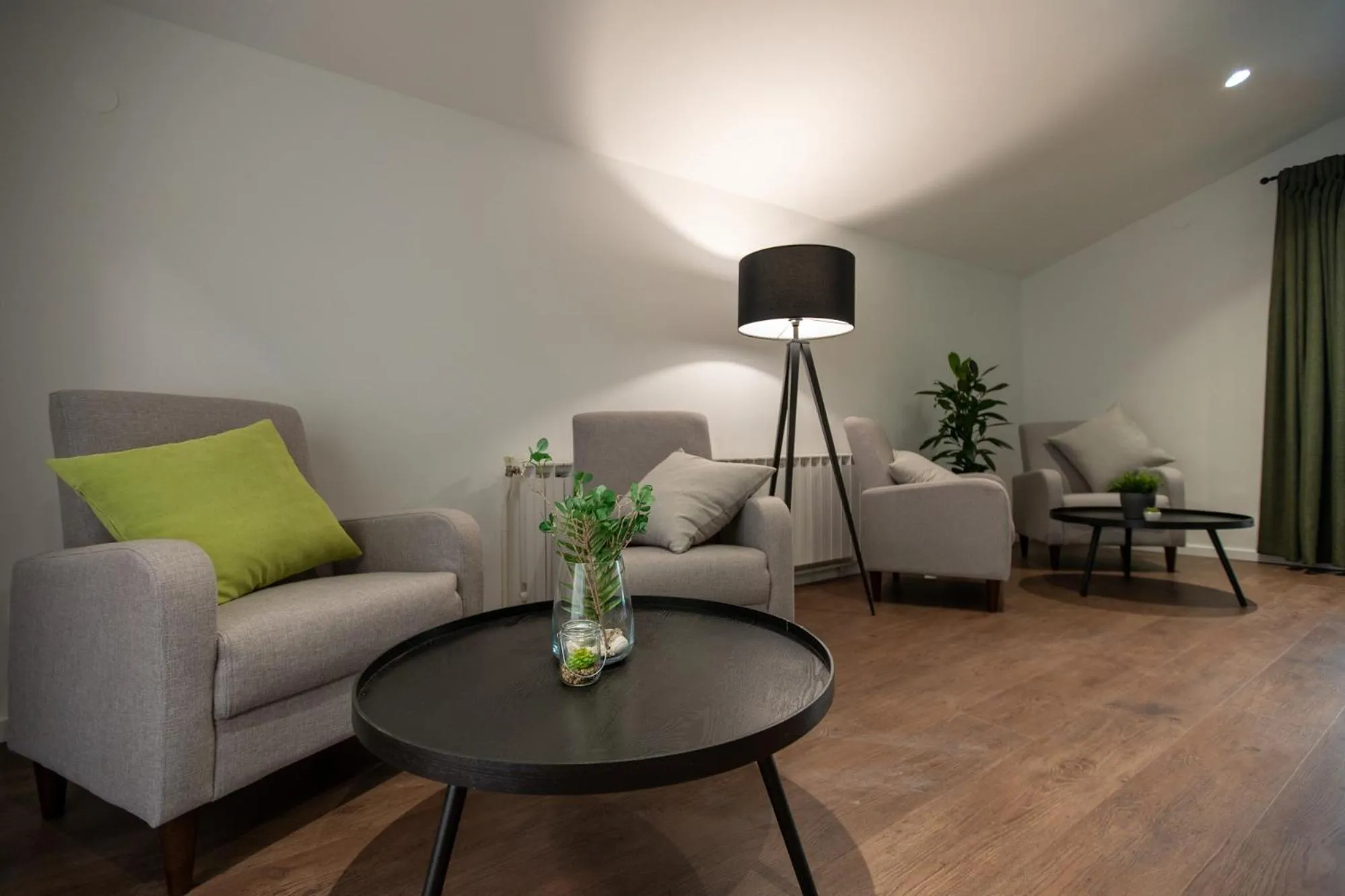 Communal lounge/ TV room in Villa Aurum Health & Climatotherapy Center
