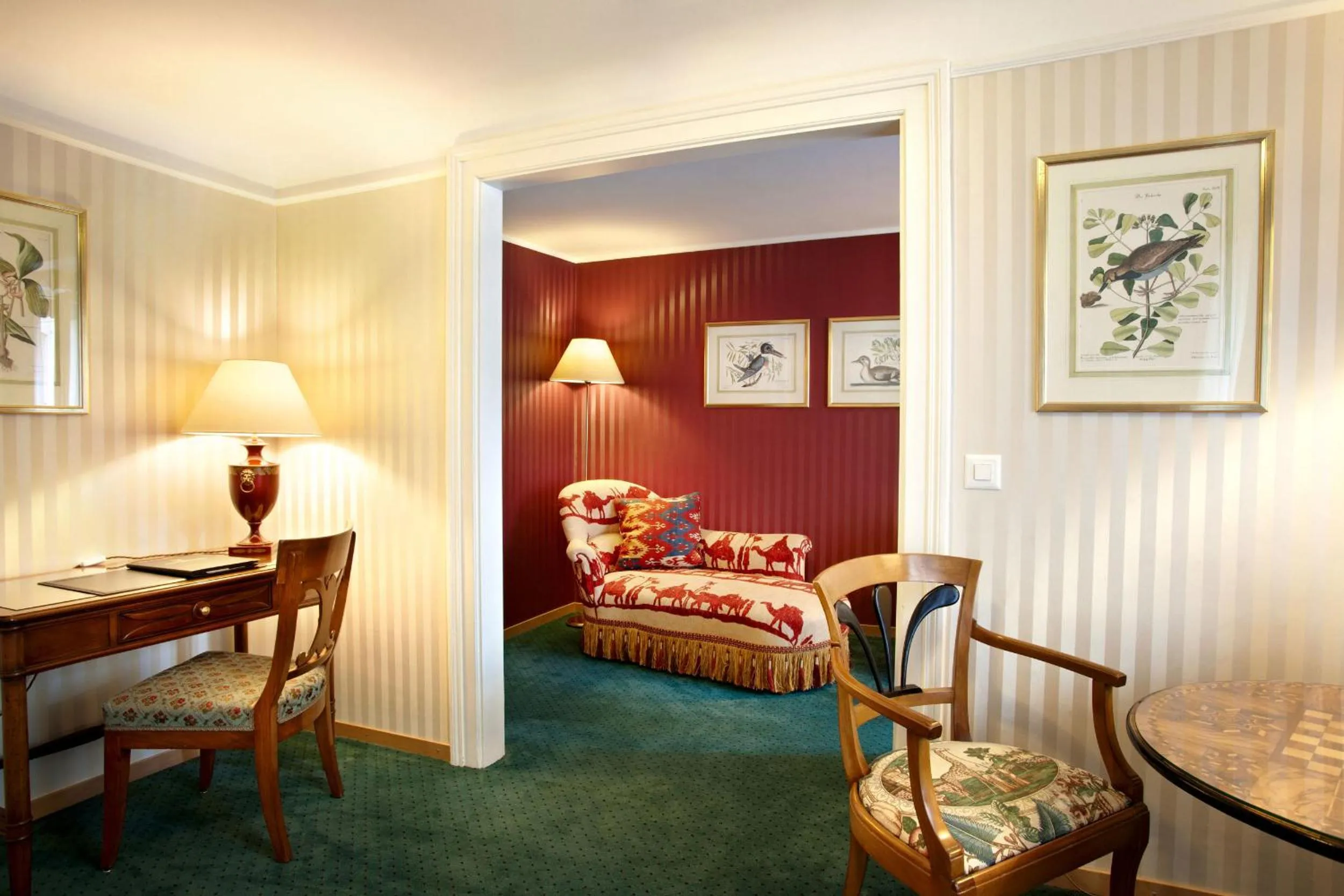 Living room, Bed in Romantik Hotel Wilden Mann Luzern