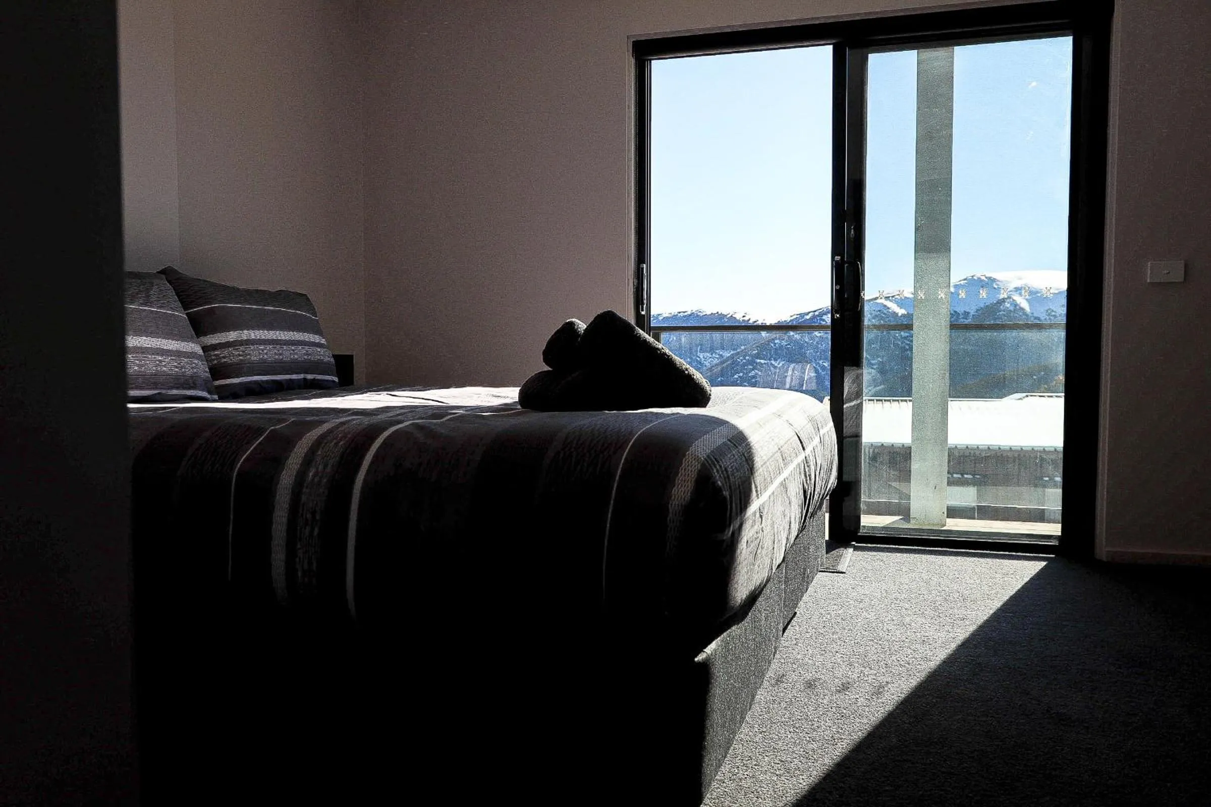 Bed in Cooroona Alpine Lodge