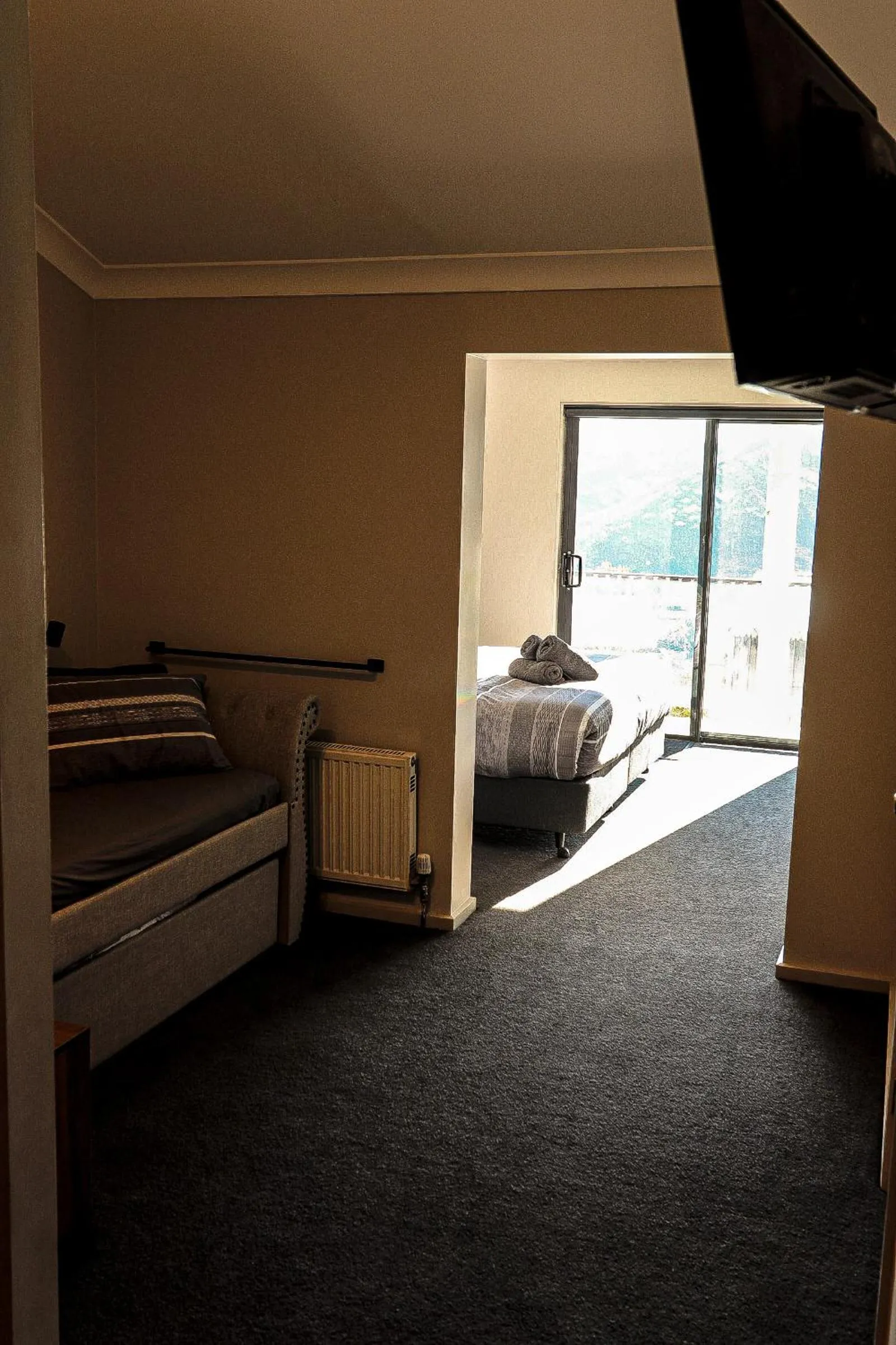 Bed in Cooroona Alpine Lodge