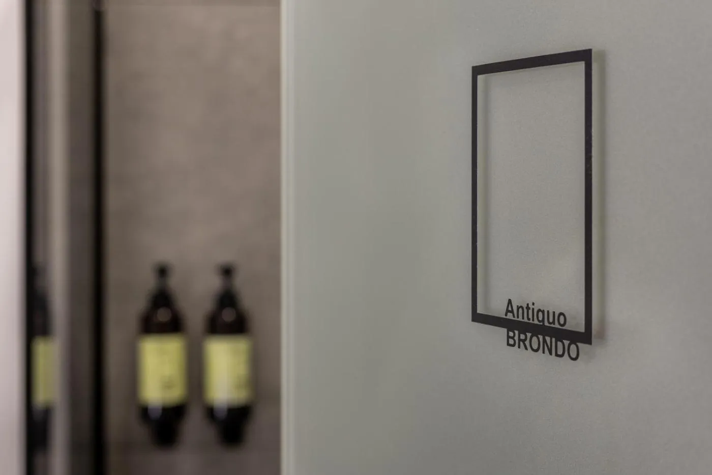 Decorative detail in Antiguo Brondo Selfcheck-in Smart Rooms