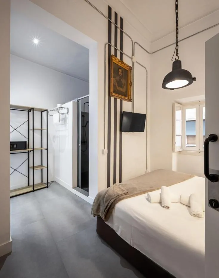 Photo of the whole room, Bed in Antiguo Brondo Selfcheck-in Smart Rooms