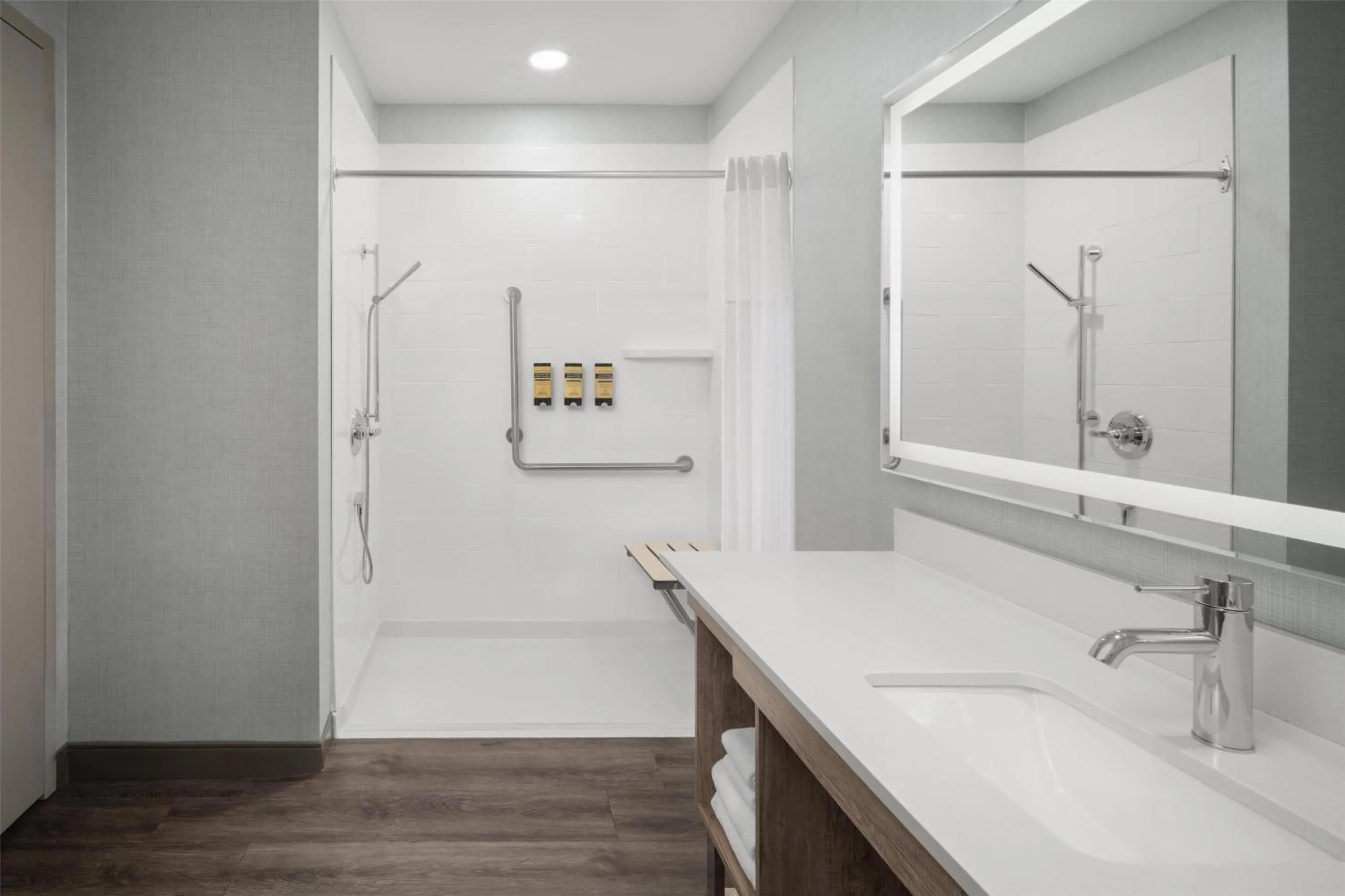 Bathroom in Best Western Premier Executive Residency Medicine Hat