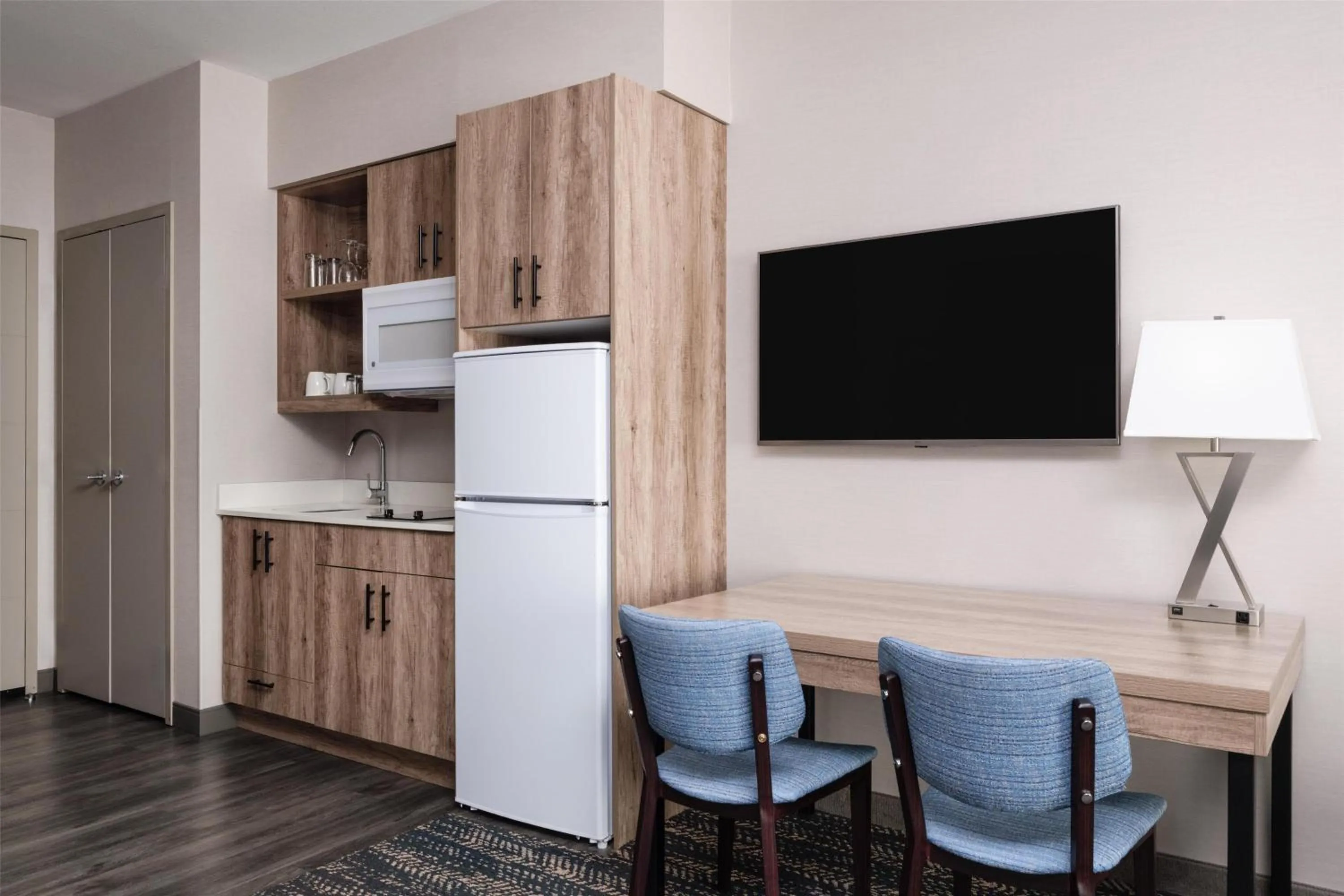 Bedroom in Best Western Premier Executive Residency Medicine Hat