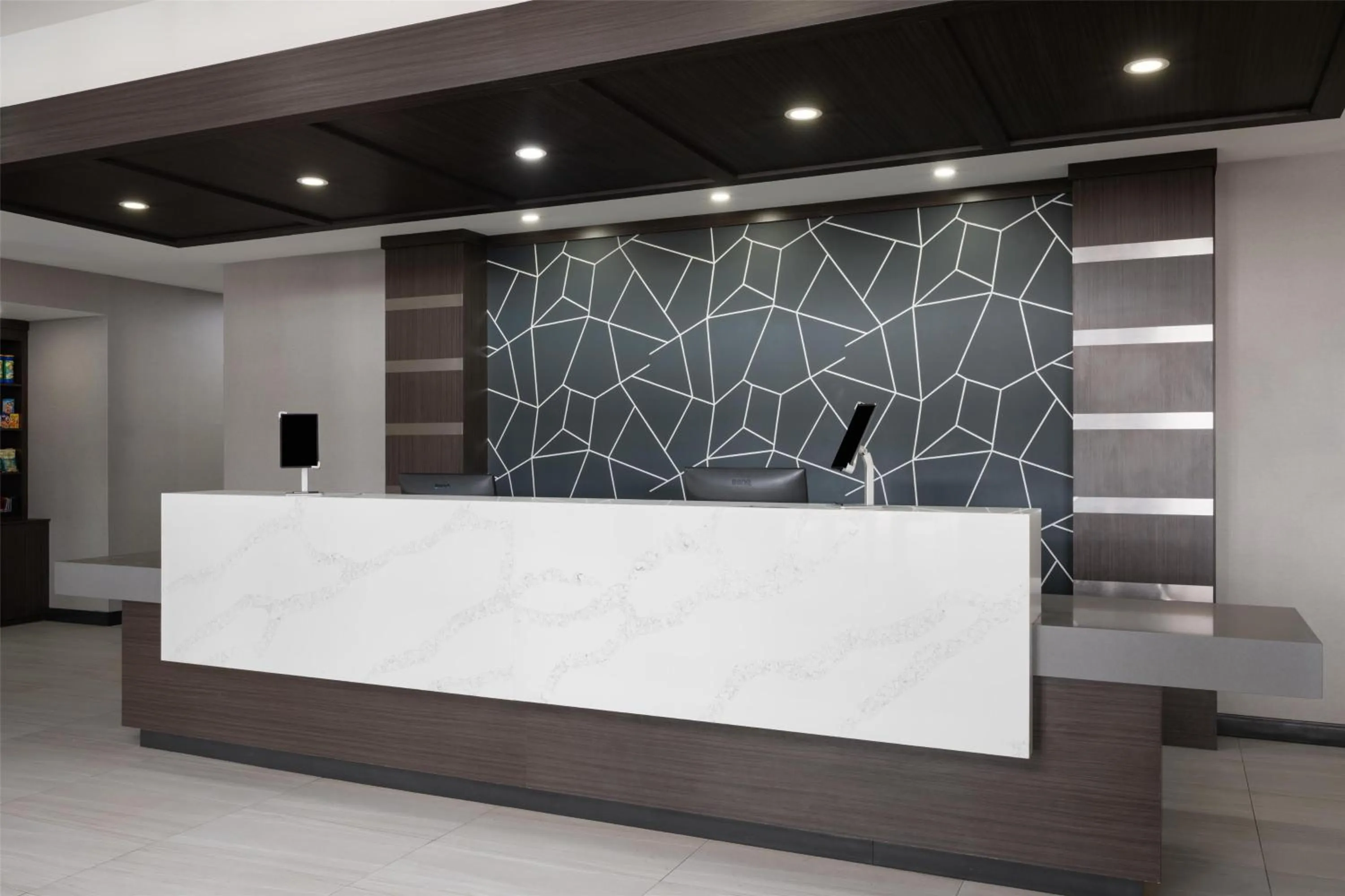 Lobby or reception in Best Western Premier Executive Residency Medicine Hat