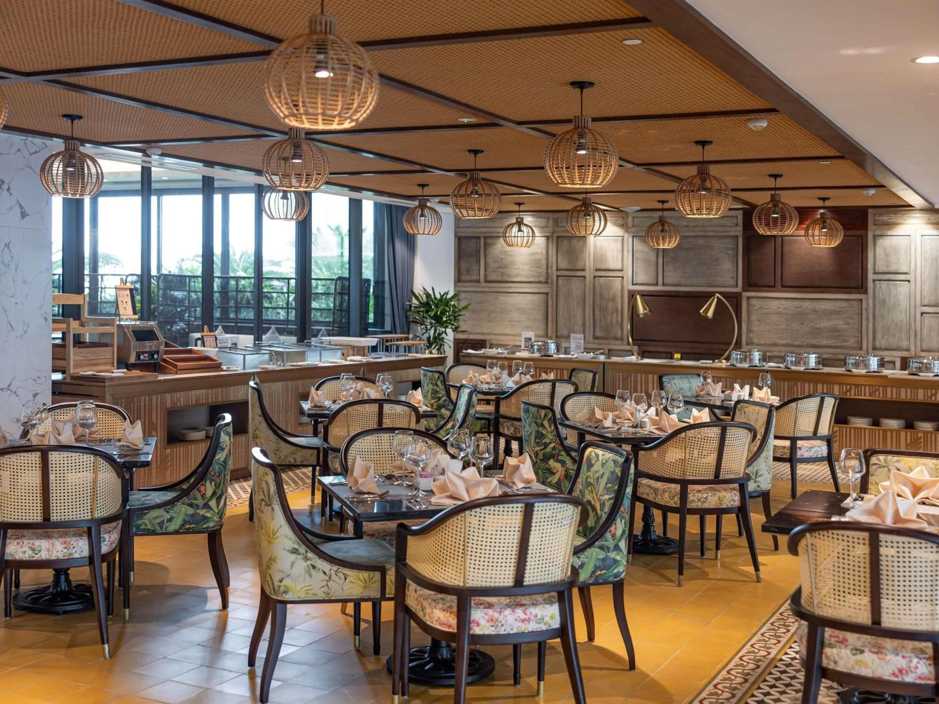 Restaurant/places to eat in Mövenpick Living West Hanoi