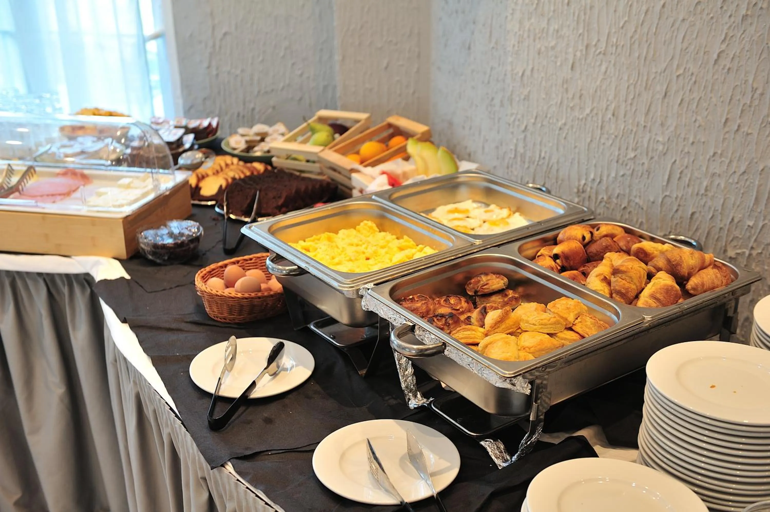 Buffet breakfast in Anamar Skiathos Hotel