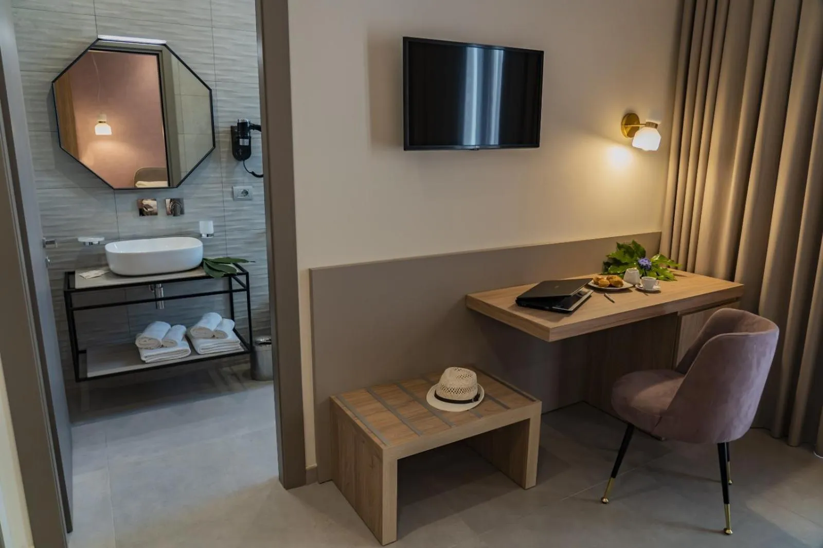 Bed in 11 Catalani Rooms