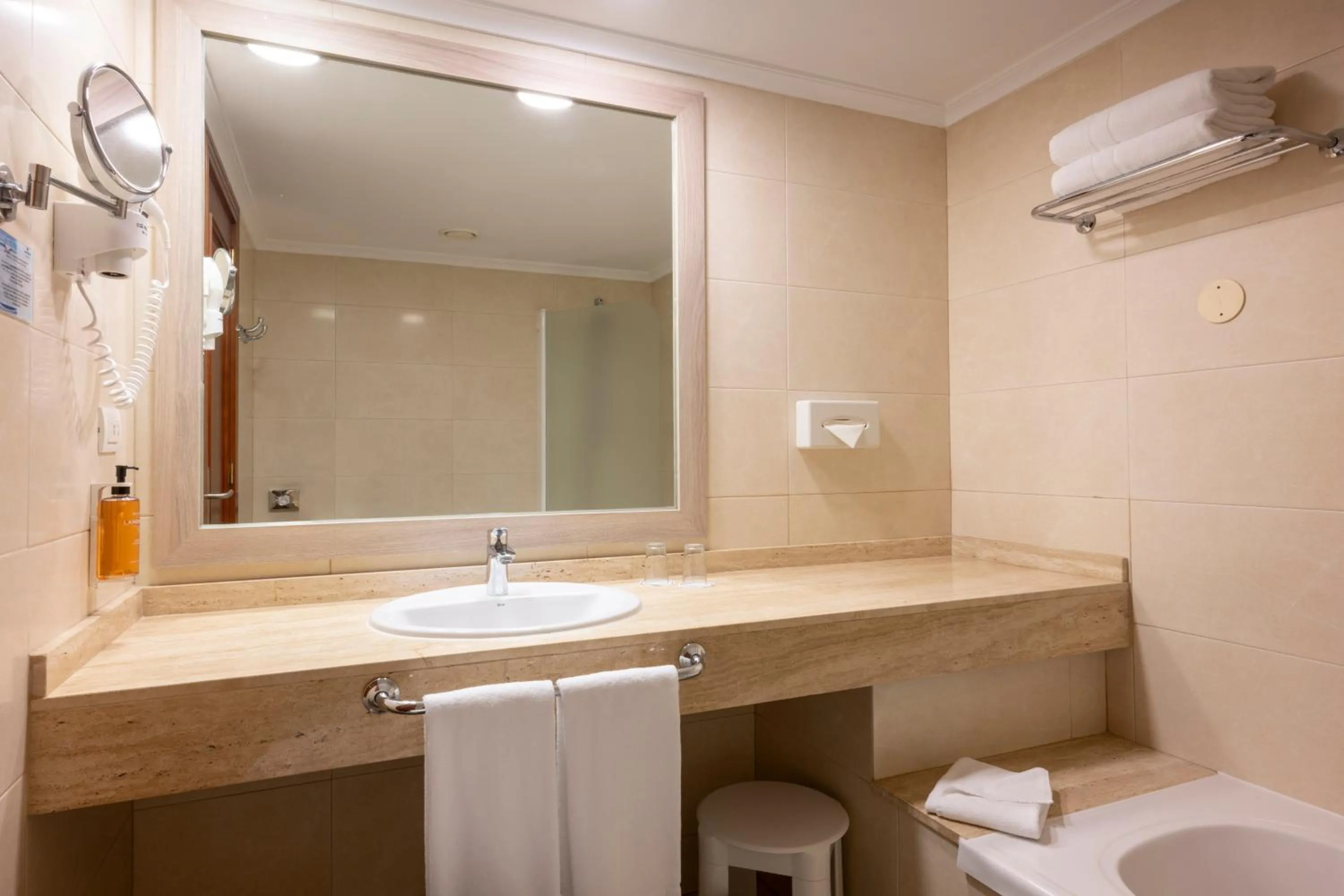 Bathroom in Landmar Costa los Gigantes Family Resort