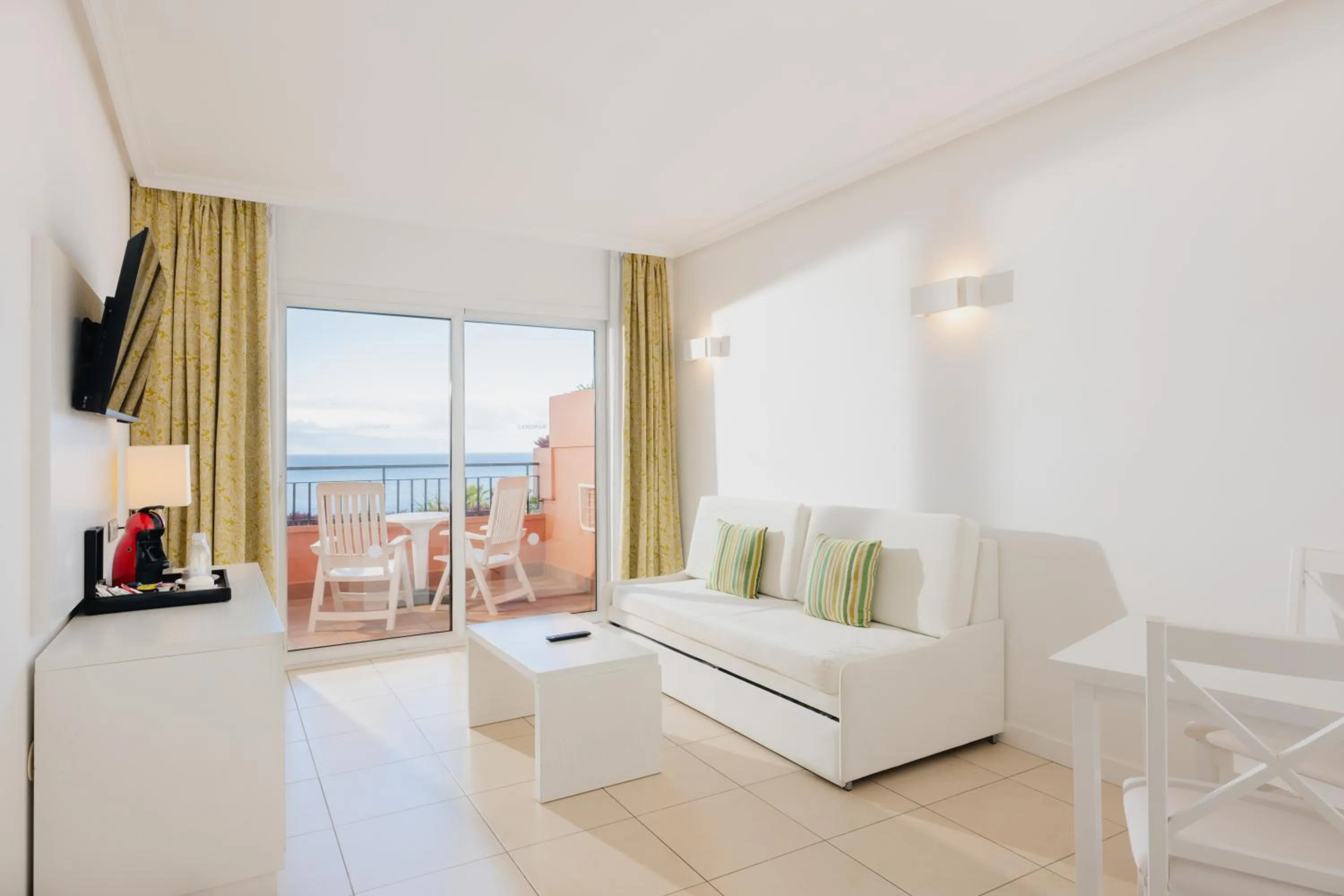 TV and multimedia in Landmar Costa los Gigantes Family Resort