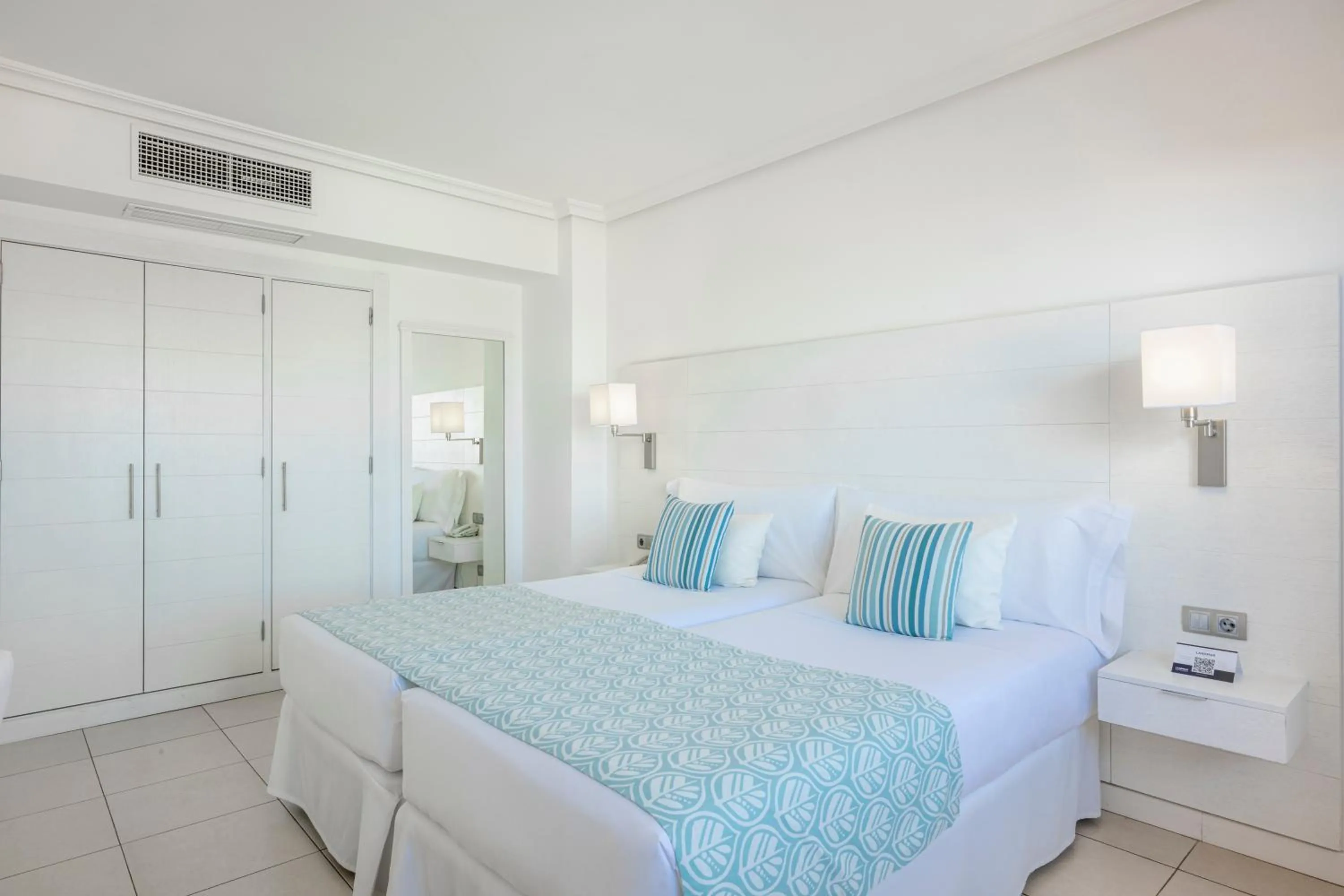 Bed in Landmar Costa los Gigantes Family Resort