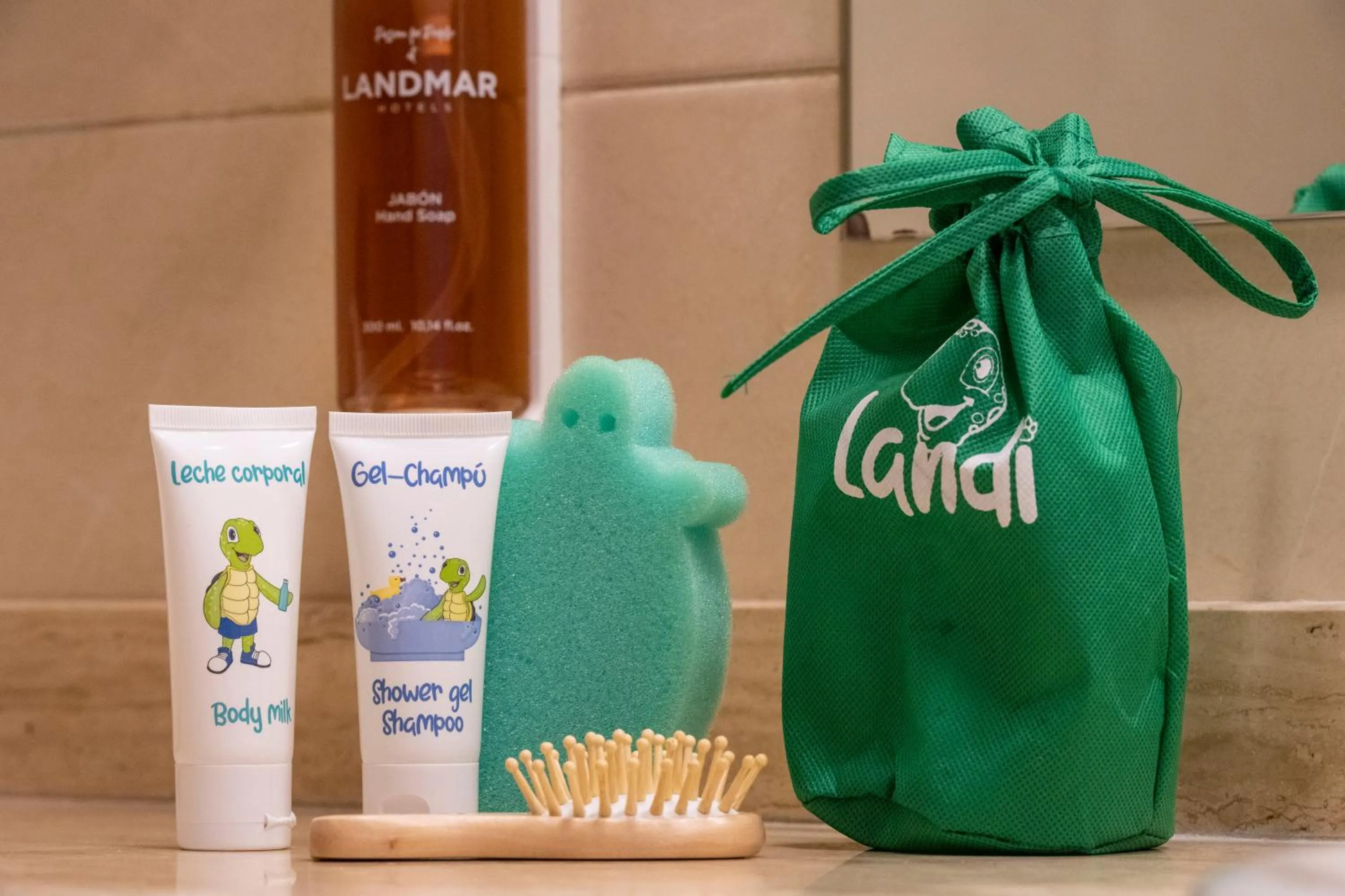 Bathroom in Landmar Costa los Gigantes Family Resort