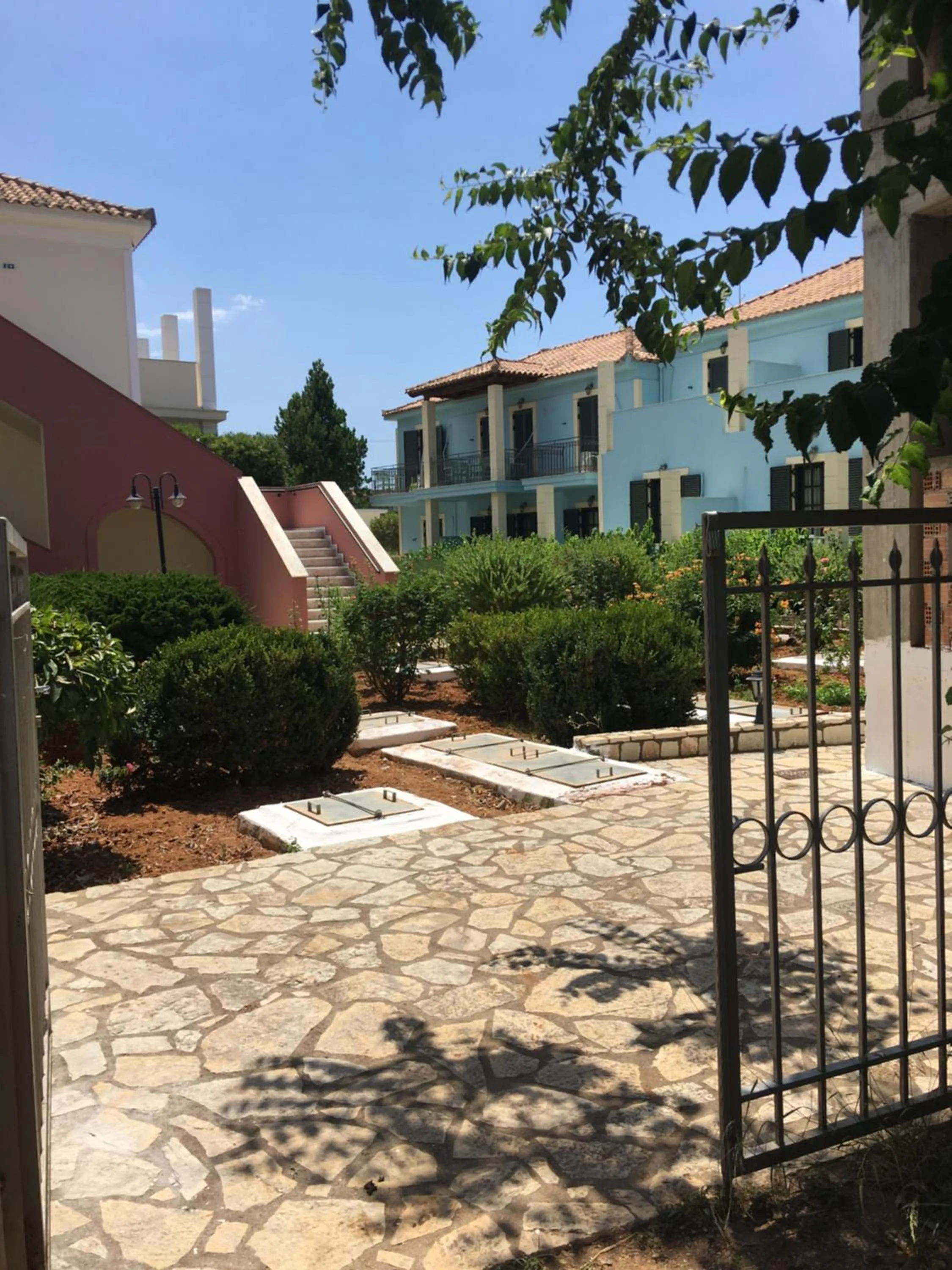 Georges Estates Hotel