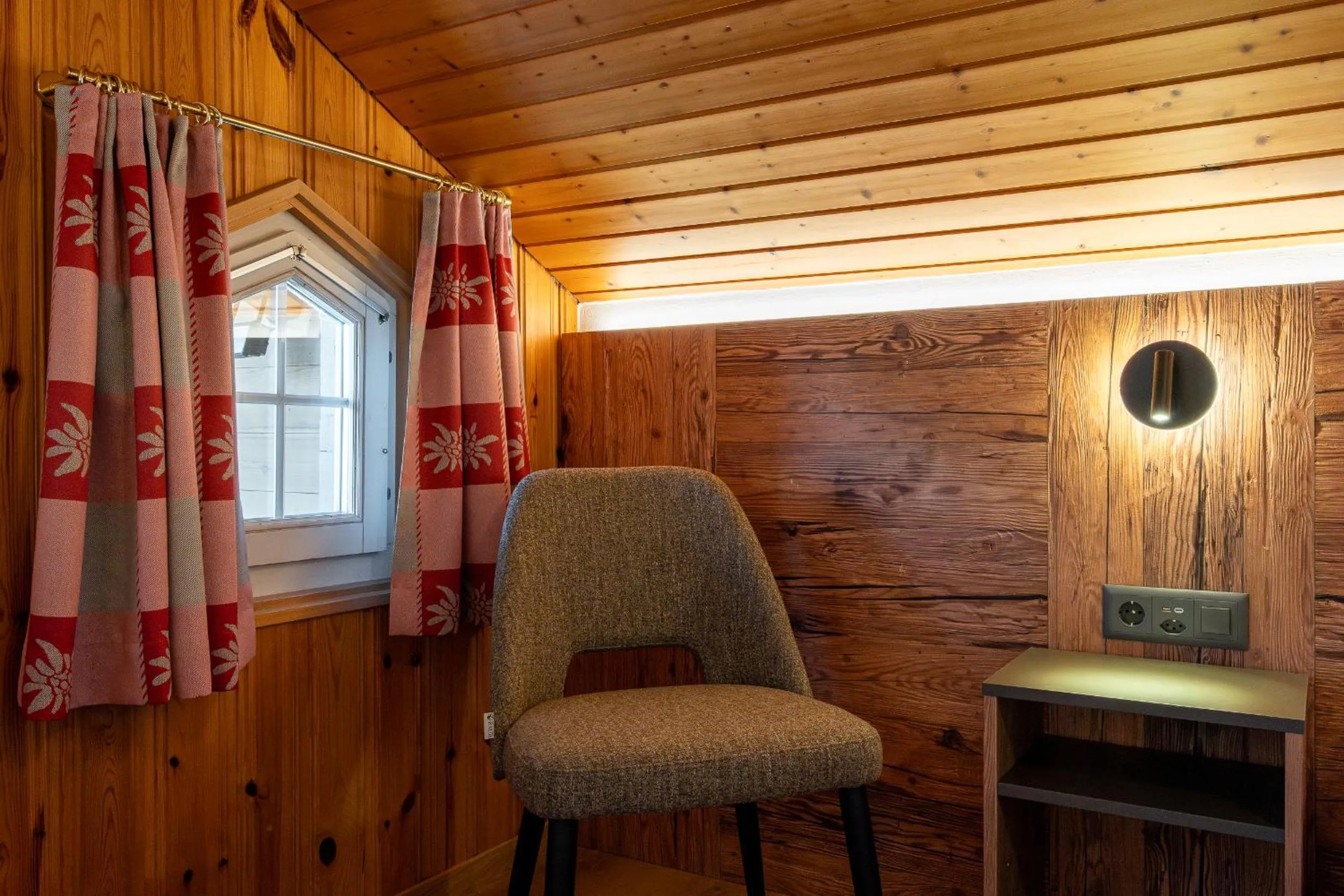 Living room in Alpenblick Hotel & Restaurant Wilderswil by Interlaken