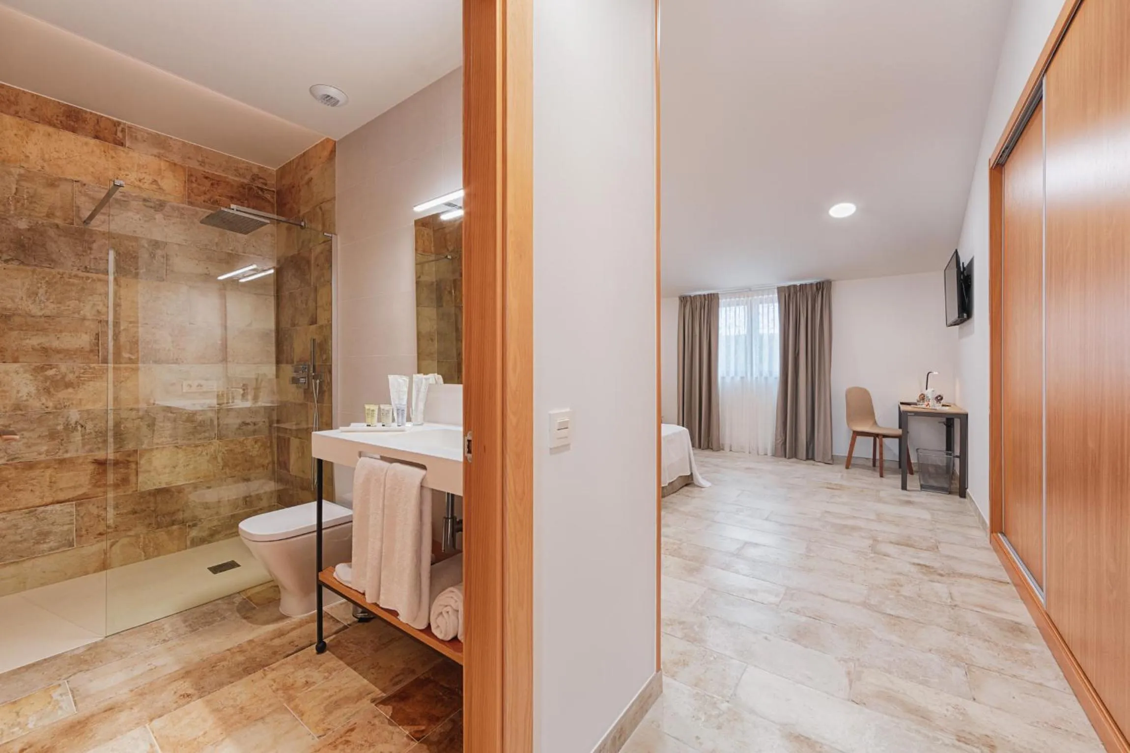 Shower in Hotel rural La Tejera